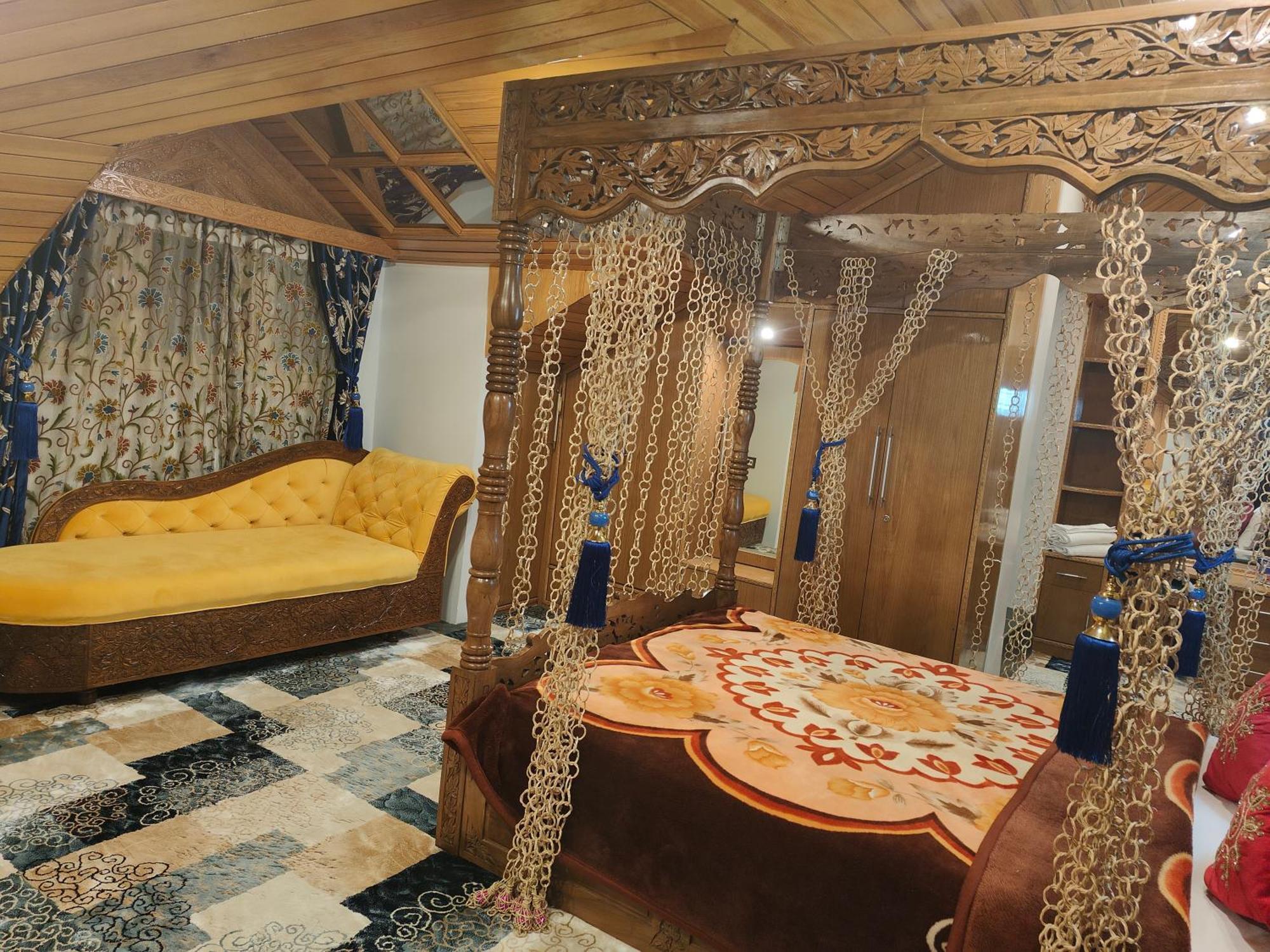 Homestay Golden Srinagar (Jammu and Kashmir)