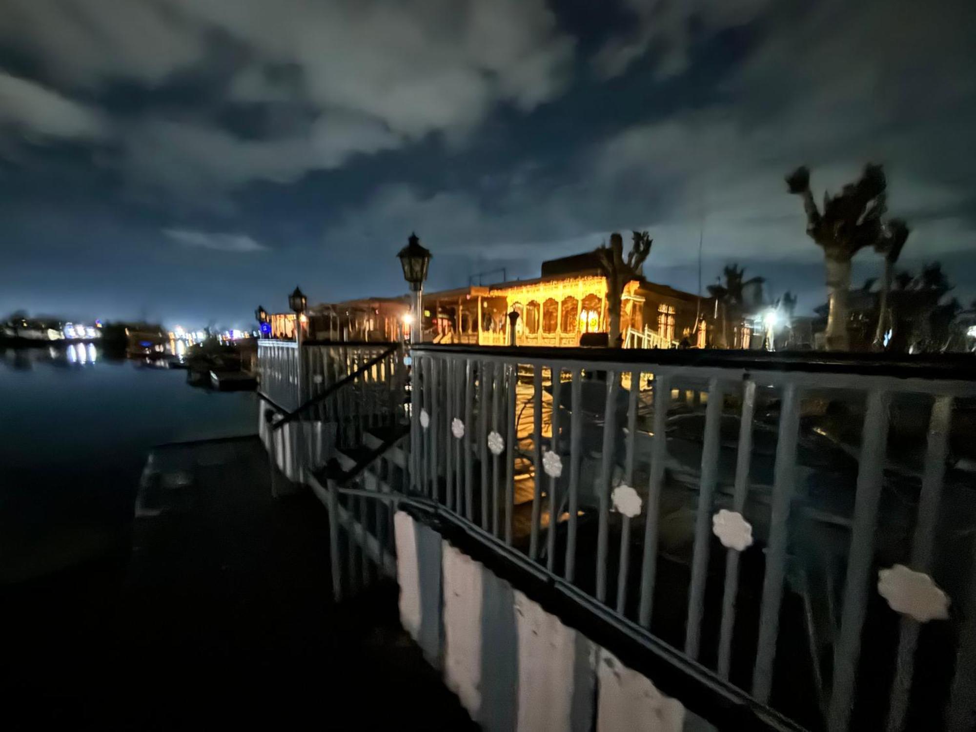 The Badyari Palace Houseboats