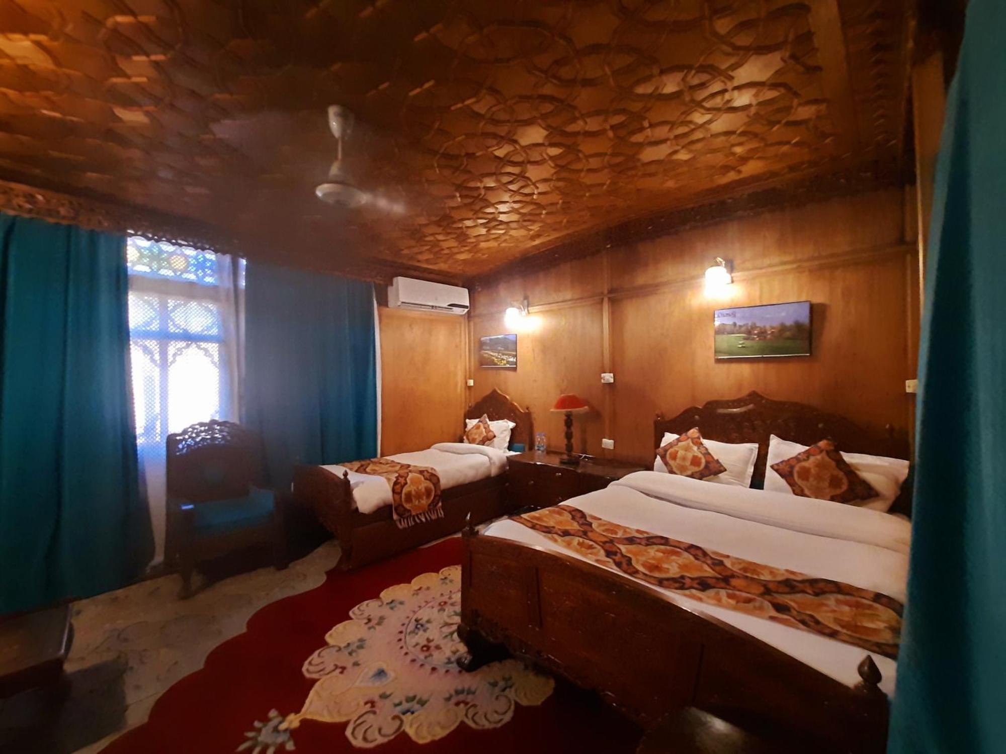 The Badyari Palace Houseboats Bed & Breakfast 4*