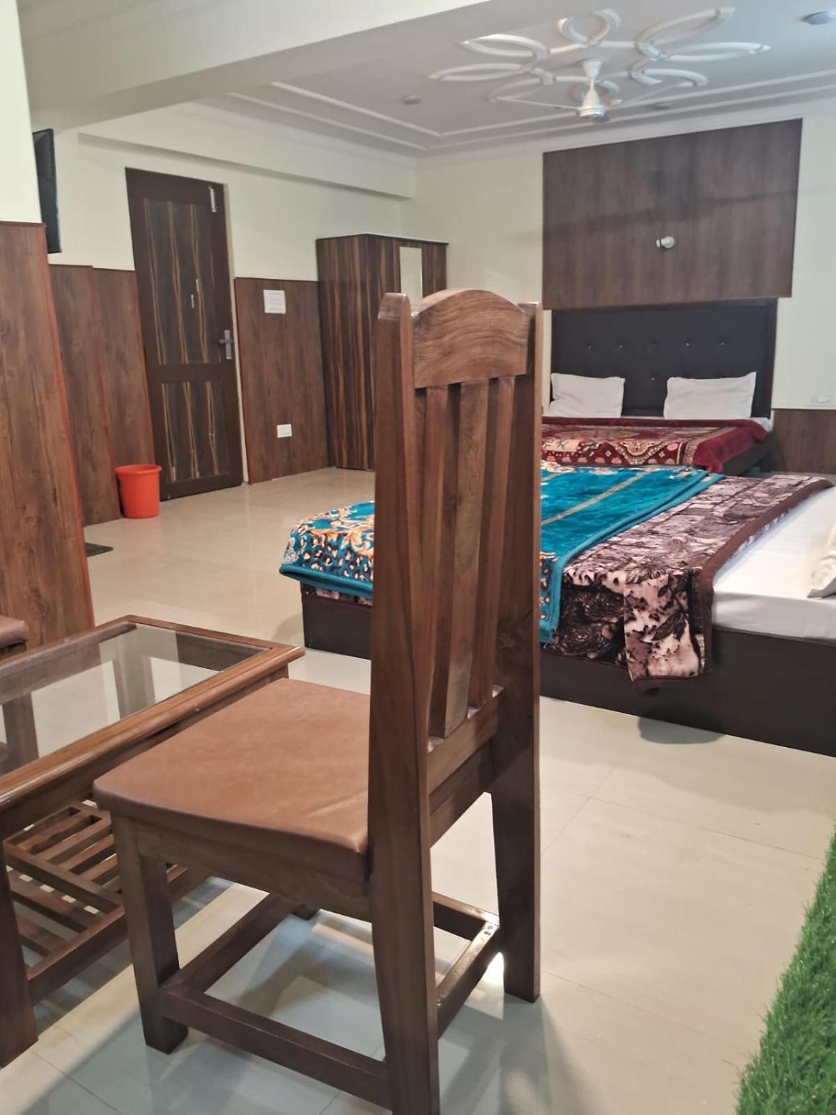 Solitaire Guest house *