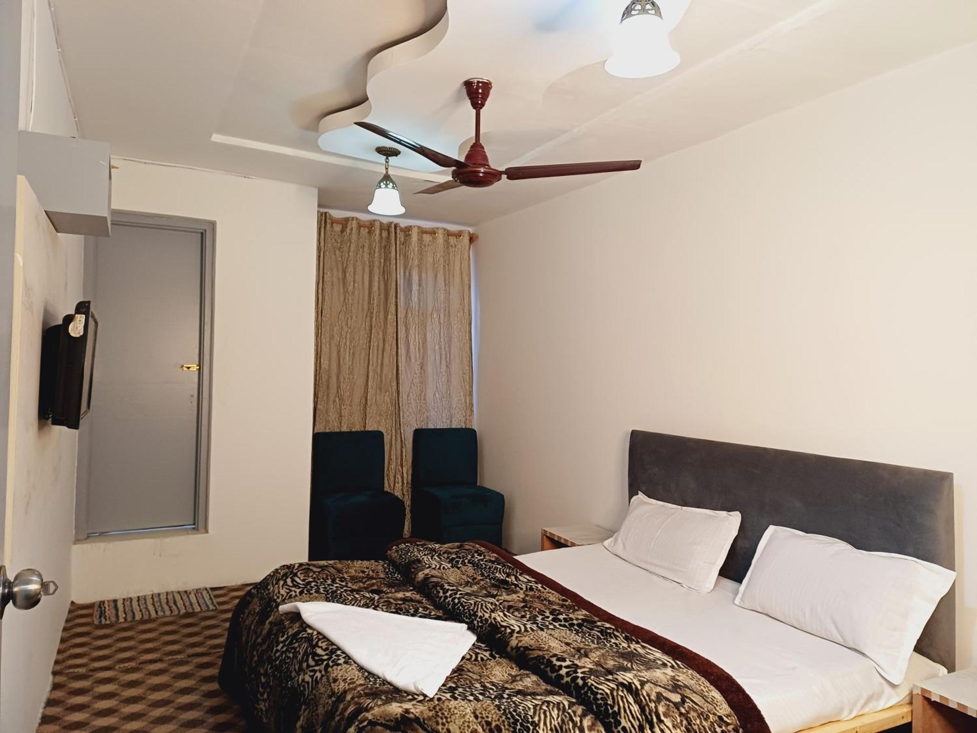 New Aashiyana Hotel Srinagar (Jammu and Kashmir)