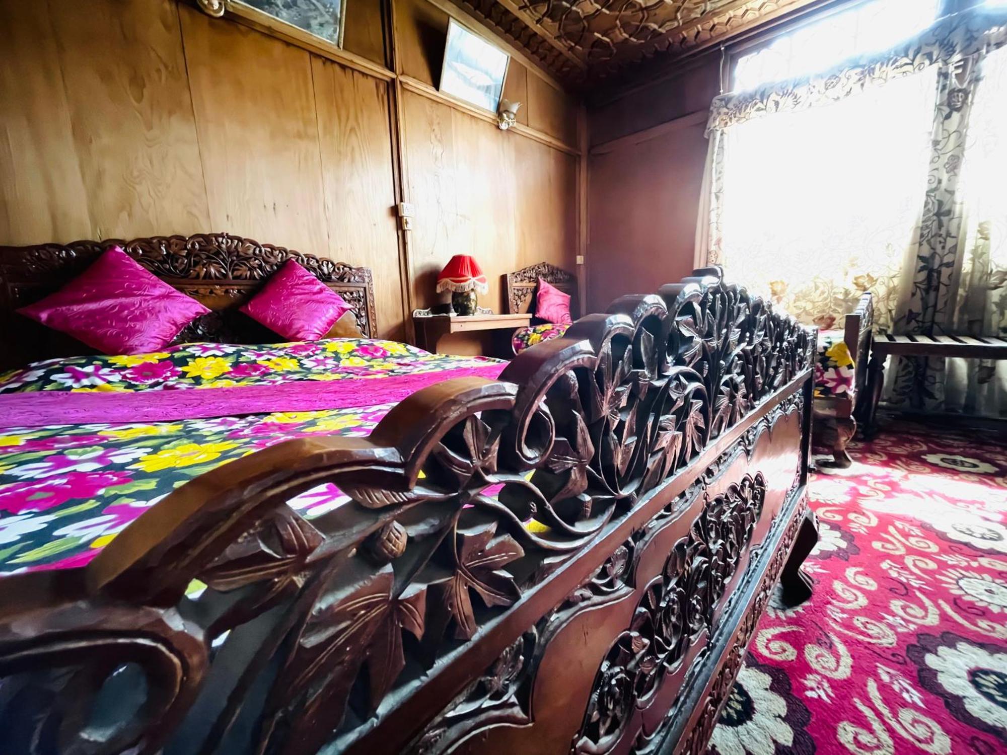 New Sea Palace Houseboats Hotel Srinagar (Jammu and Kashmir)