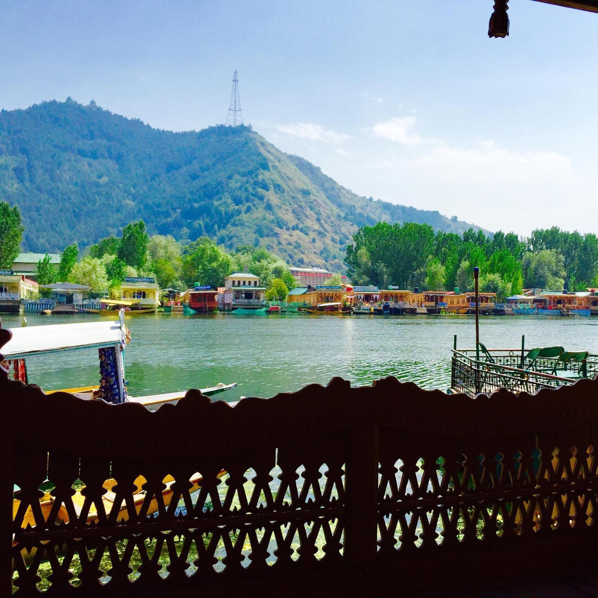 Hotel New Sea Palace Houseboats