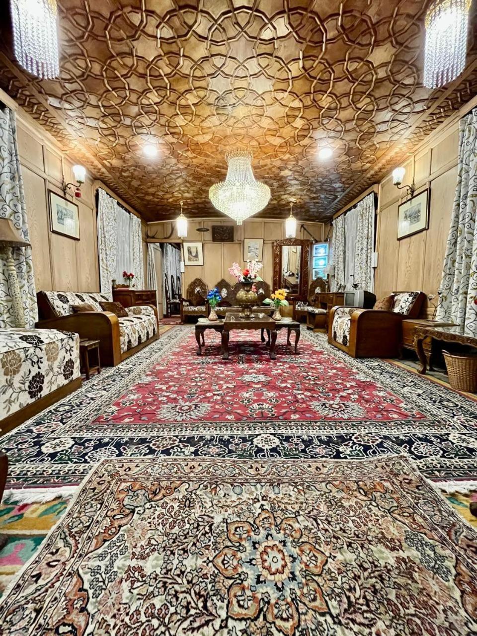 Botel Floating Shanghai Group Of Houseboats Srinagar (Jammu and Kashmir)