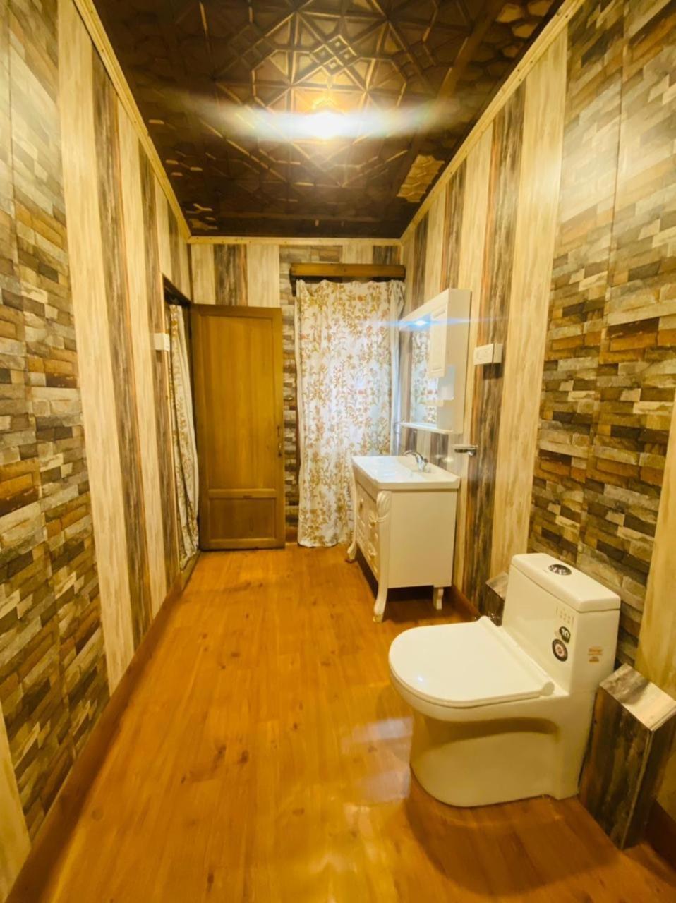 Floating Shanghai Group Of Houseboats 4*