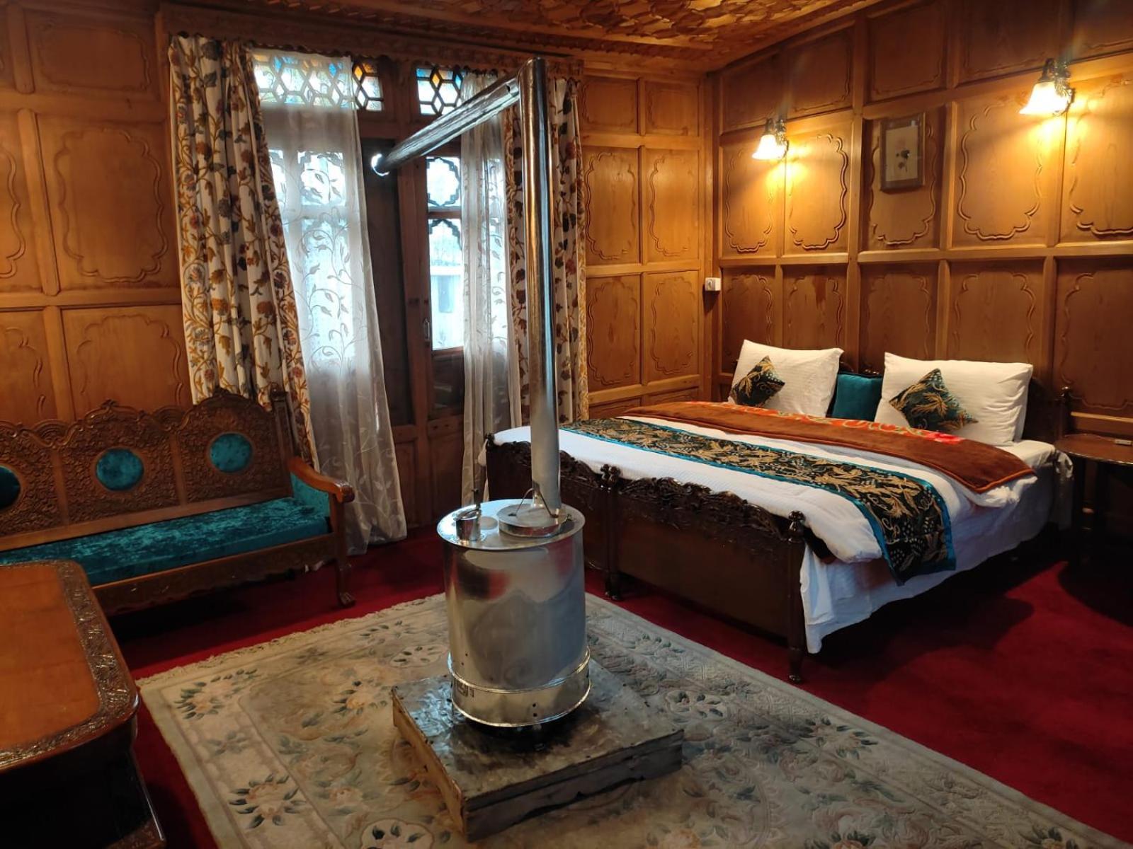 Floating Shanghai Group Of Houseboats 4* Srinagar (Jammu and Kashmir)