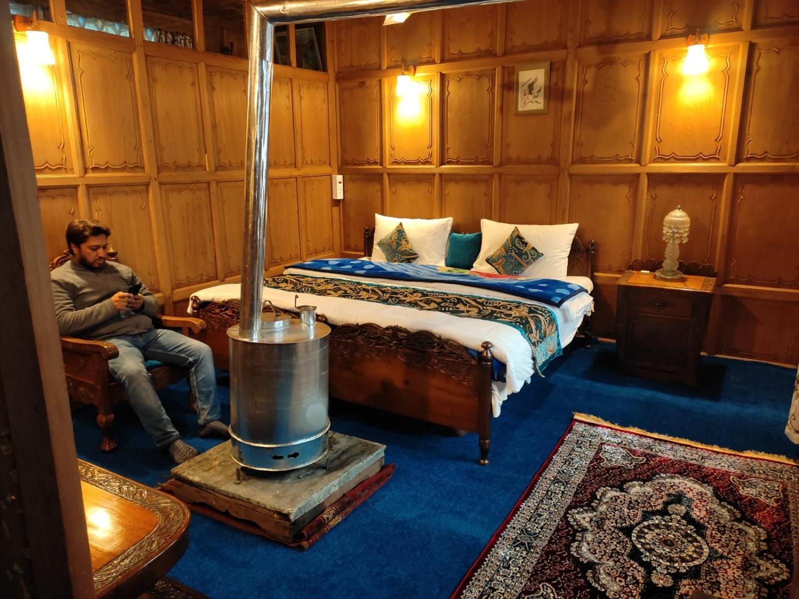 Botel Floating Shanghai Group Of Houseboats 4*