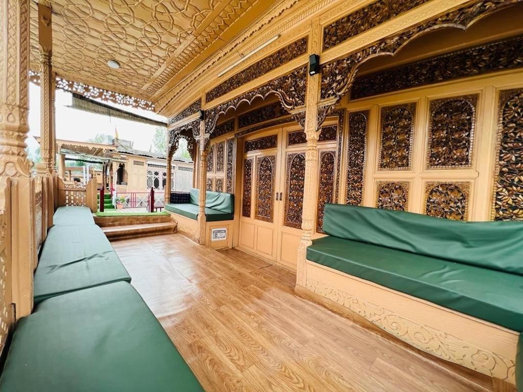 Botel Hayat Group Of Houseboats 3*