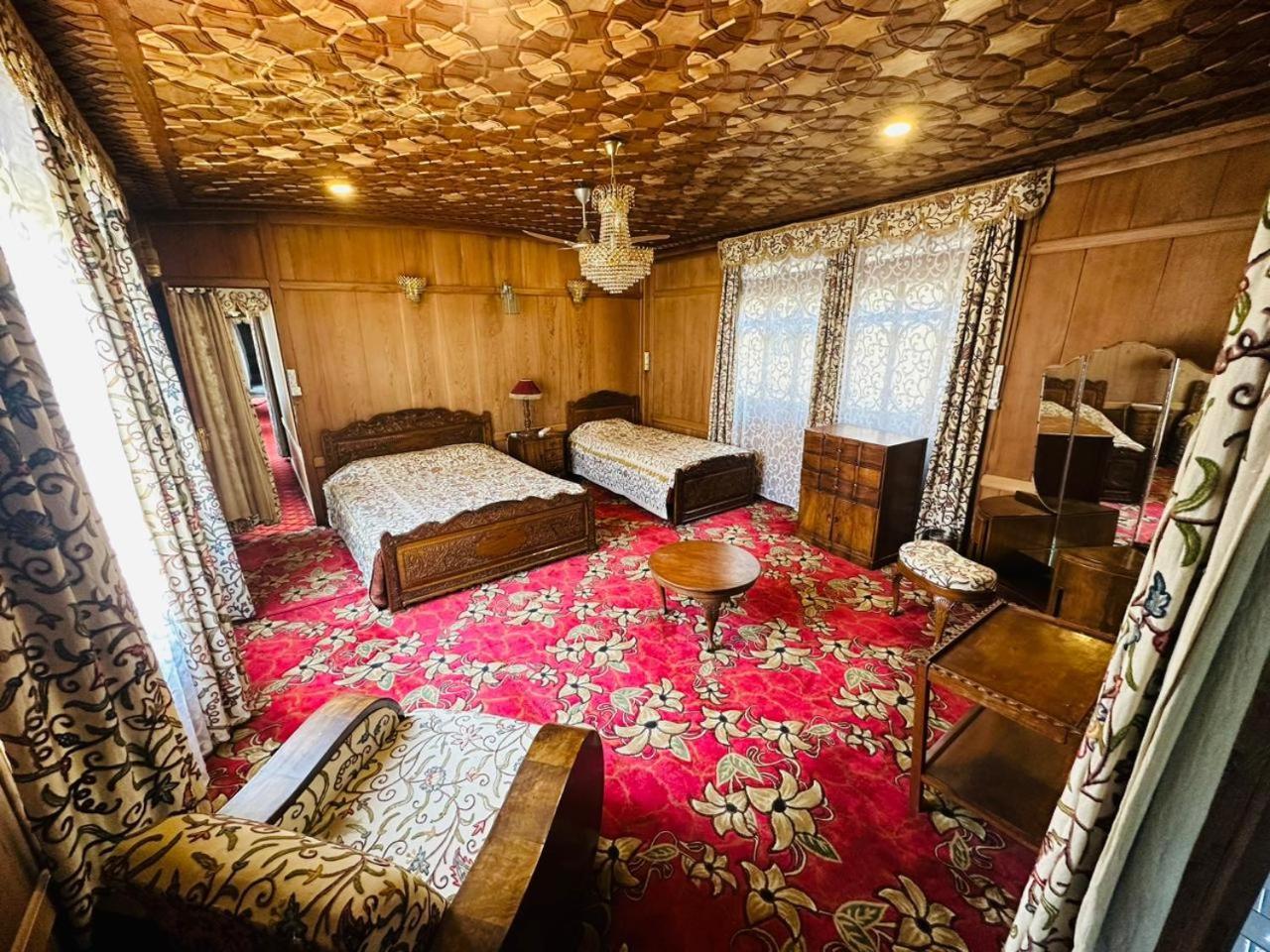 Houseboat New Pride Of Kashmir Hotel Srinagar (Jammu and Kashmir)