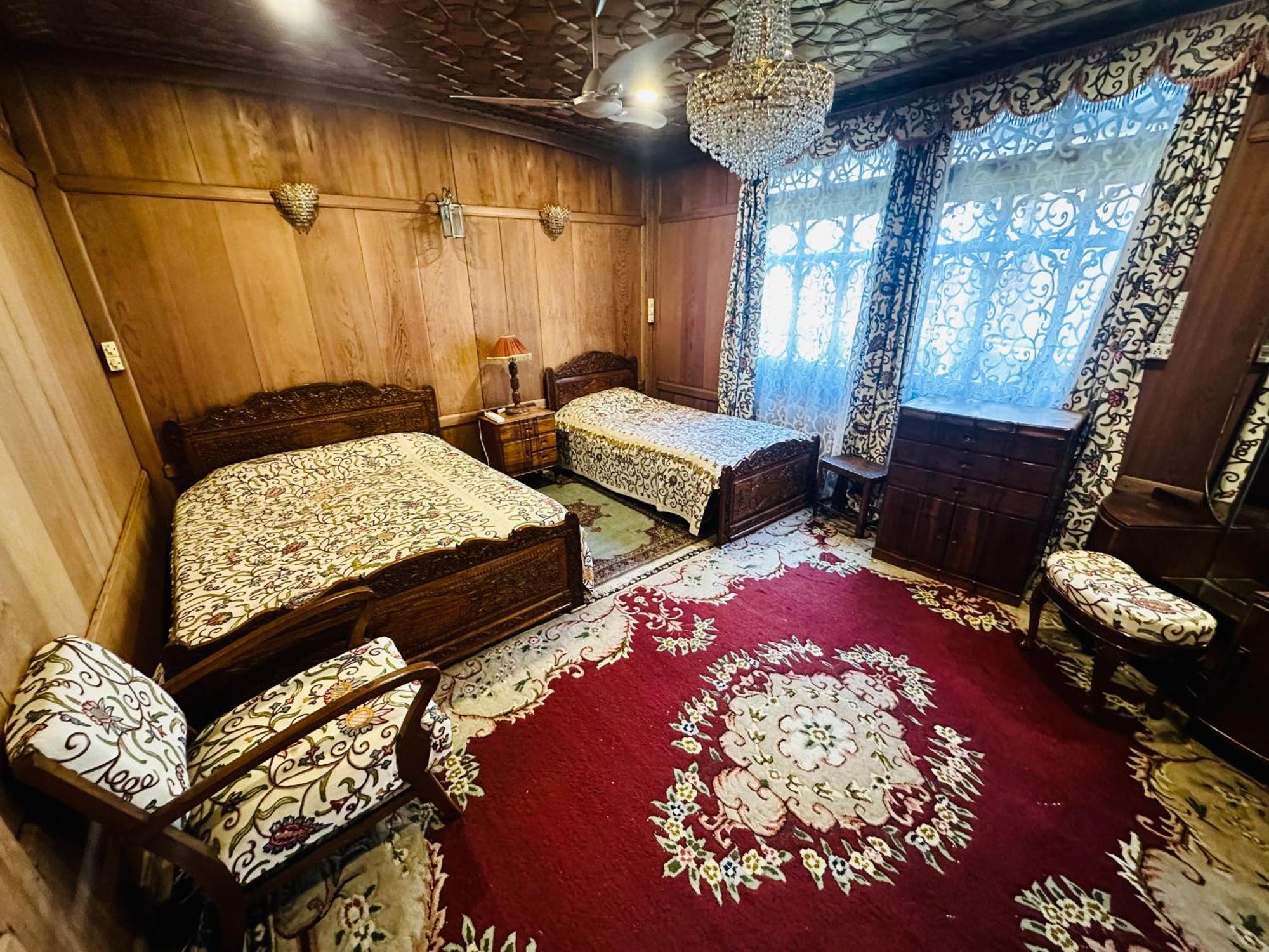 Houseboat New Pride Of Kashmir Hotel Srinagar (Jammu and Kashmir)