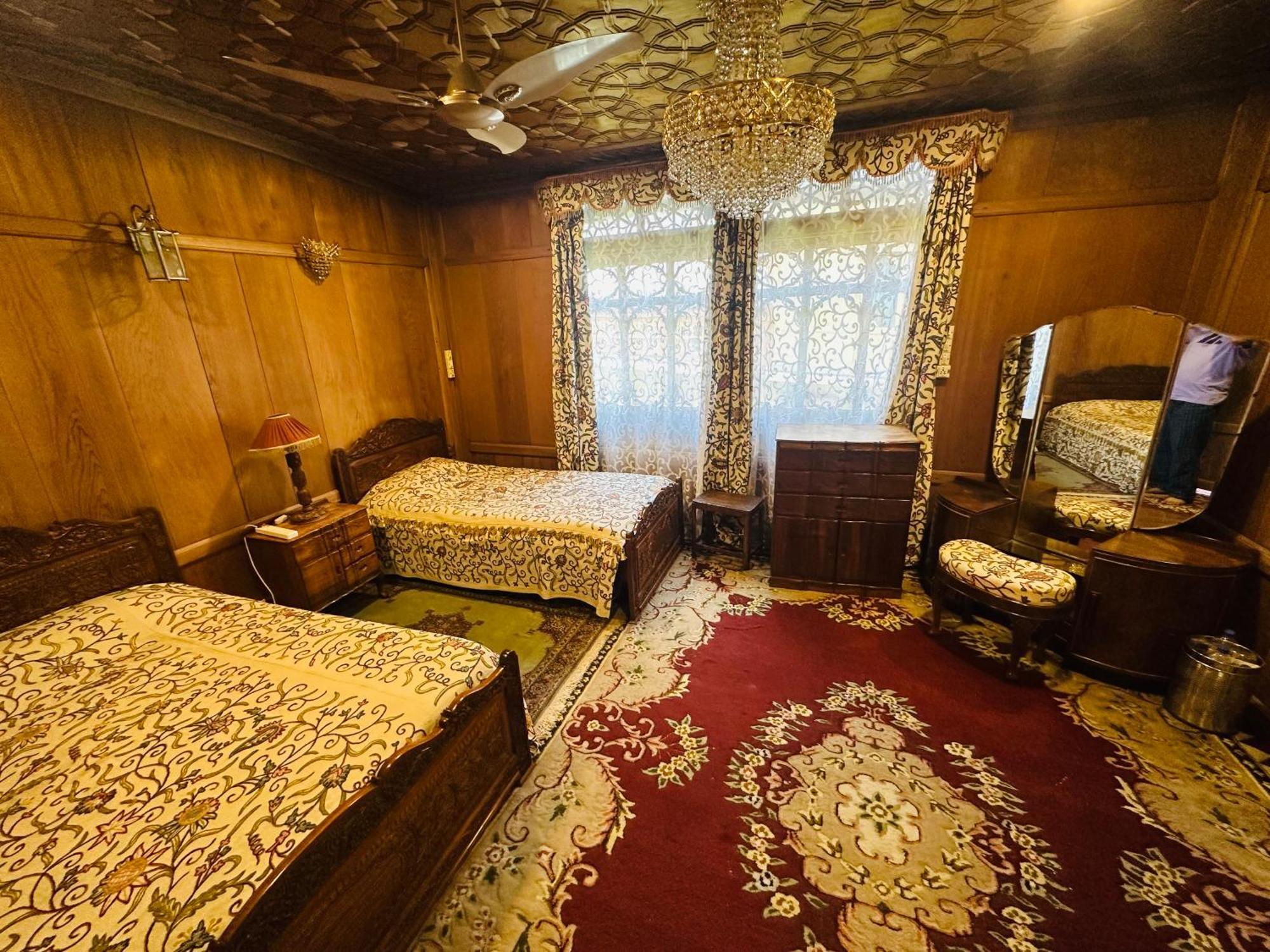Houseboat New Pride Of Kashmir Hotel Srinagar (Jammu and Kashmir)