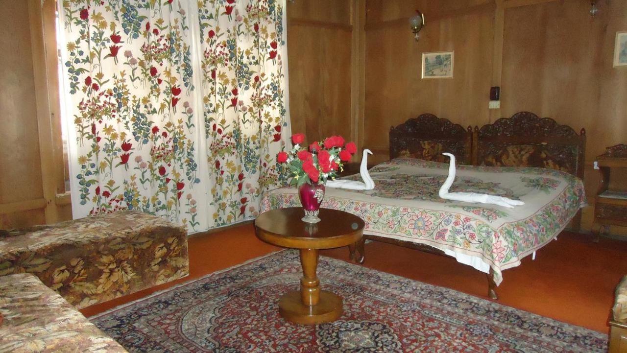 Hb Alps Houseboat 5*