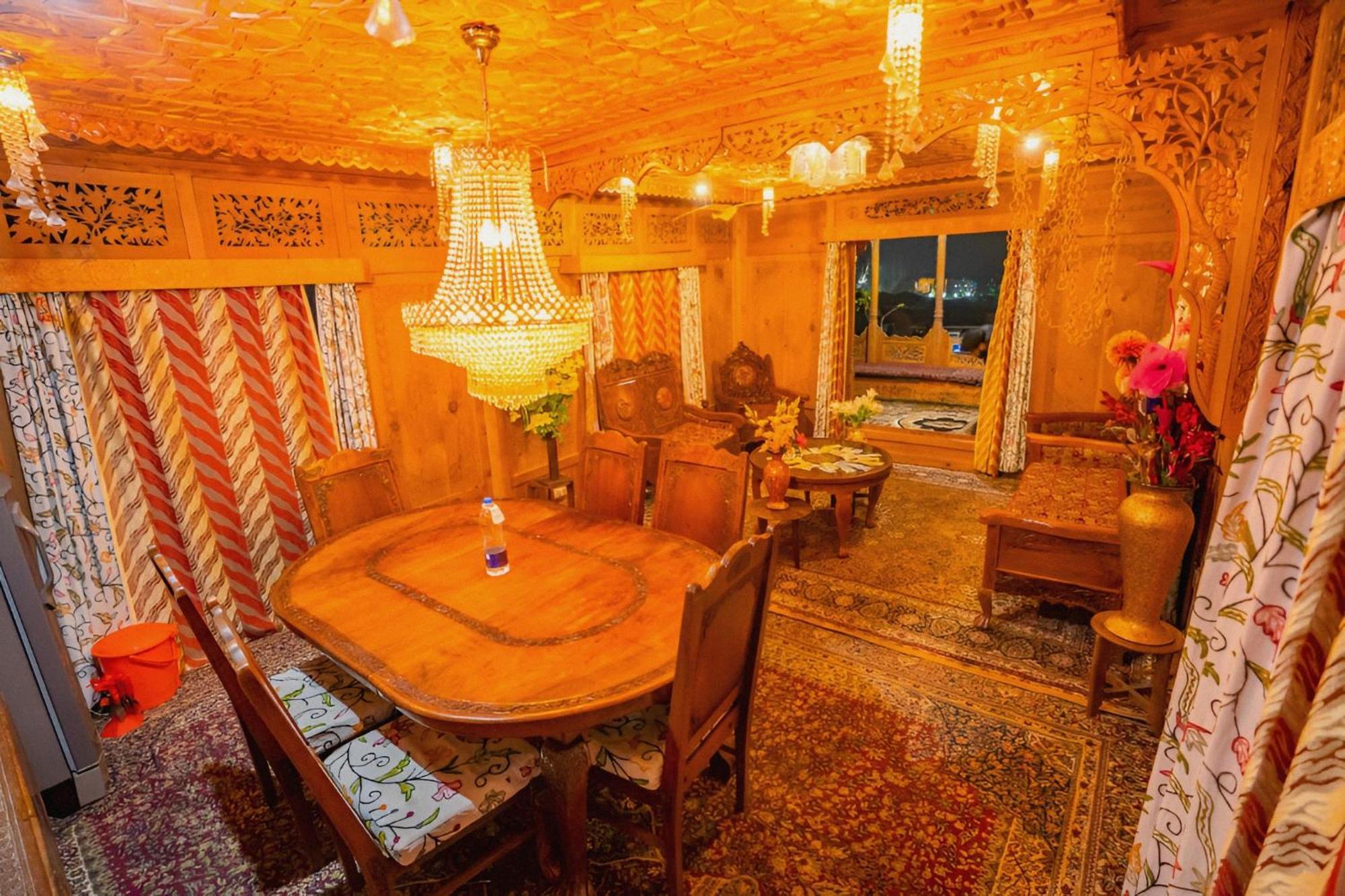 Hareem Group Of Houseboats Hotel Srinagar (Jammu and Kashmir)