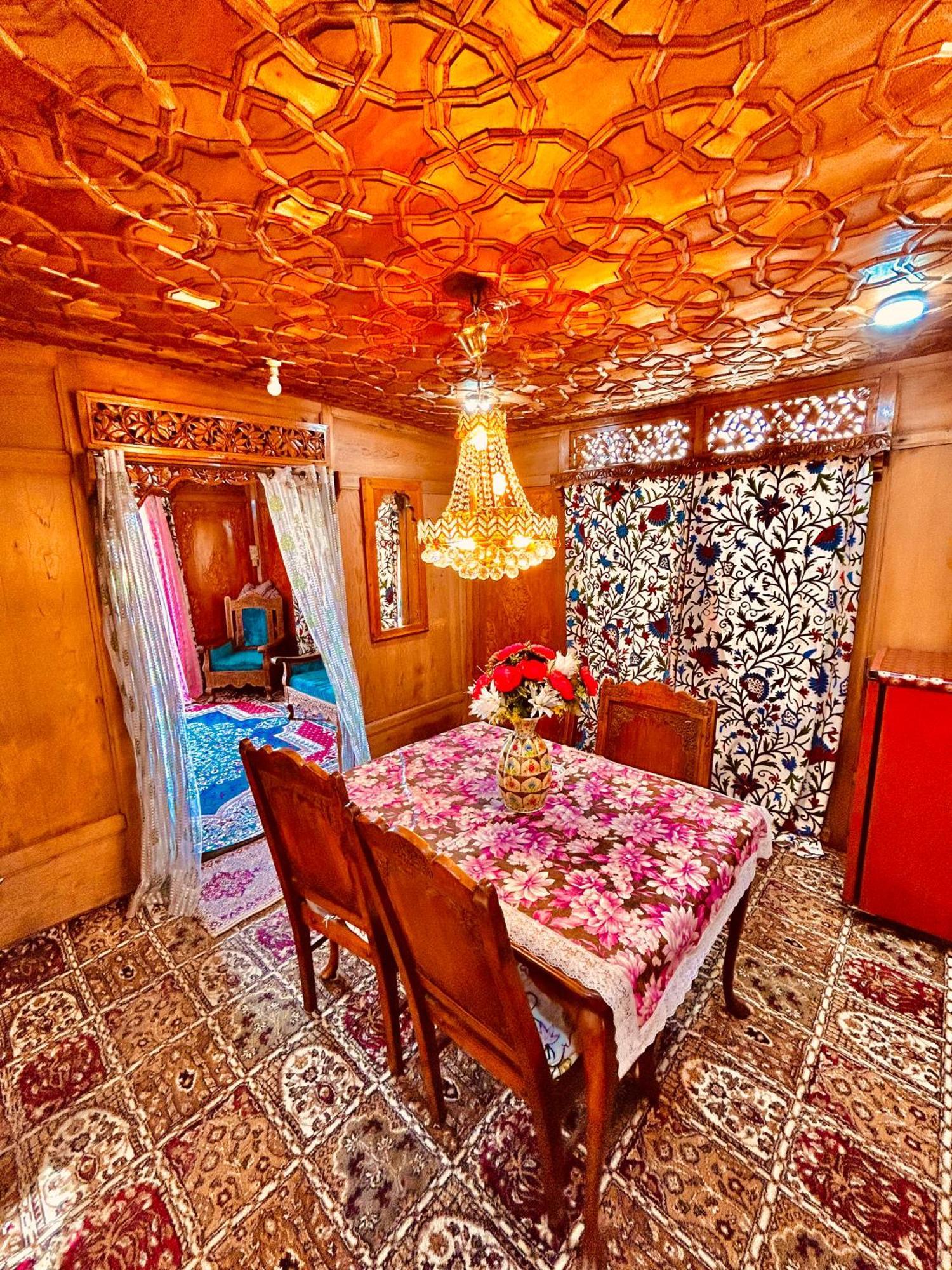Hareem Group Of Houseboats 4*