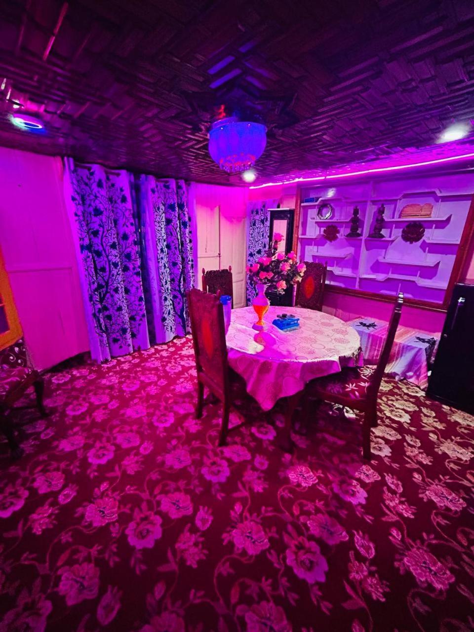 Hotel Hareem Group Of Houseboats