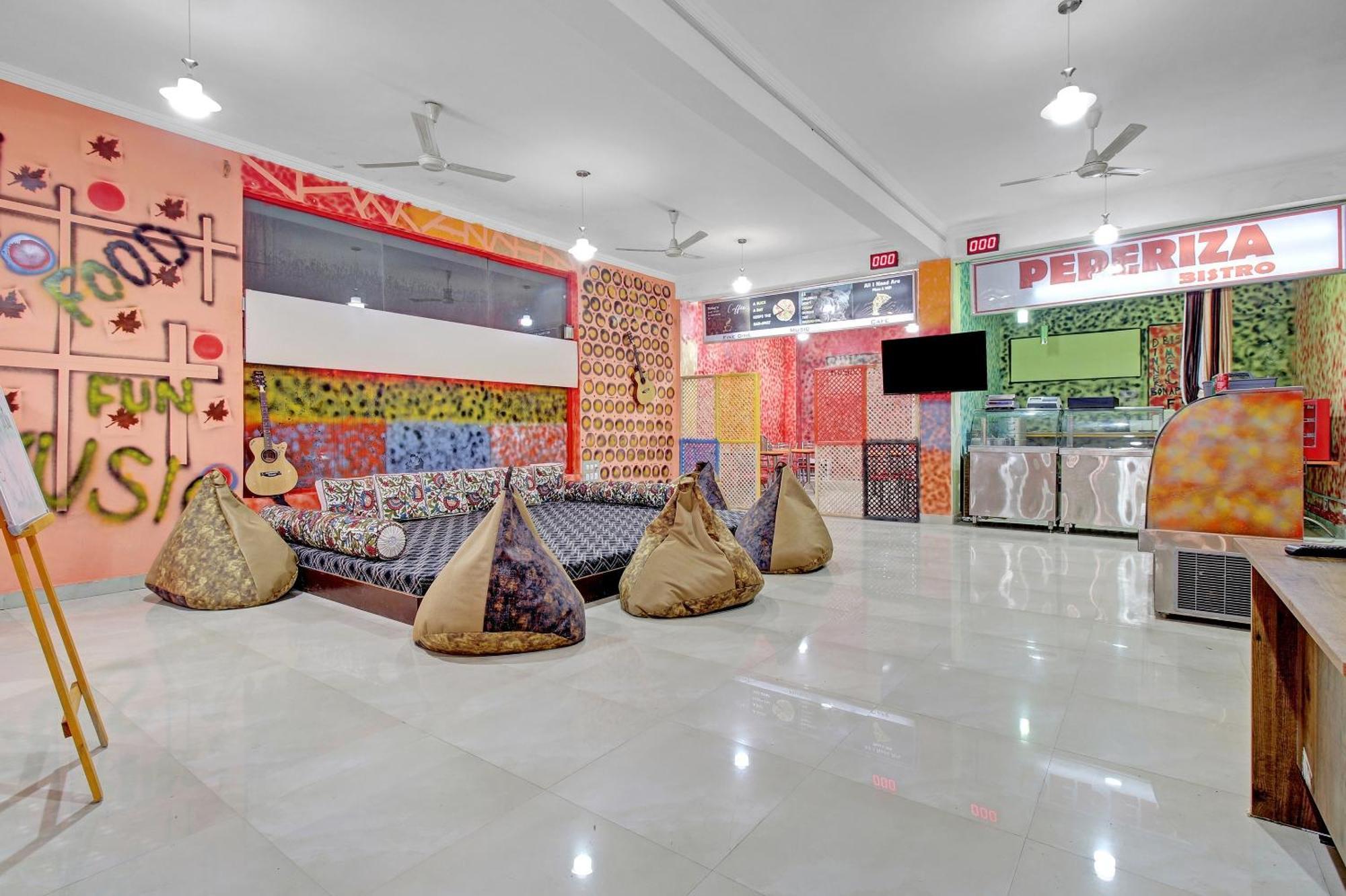 O 84461 Shaani Hotel