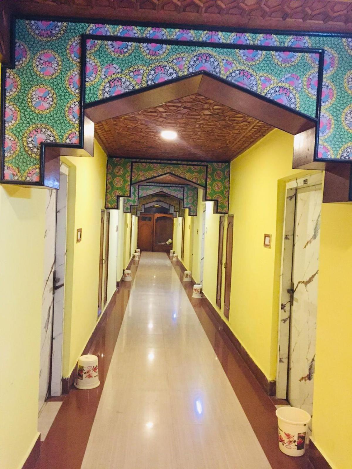 Kashmir Hill Town 3*