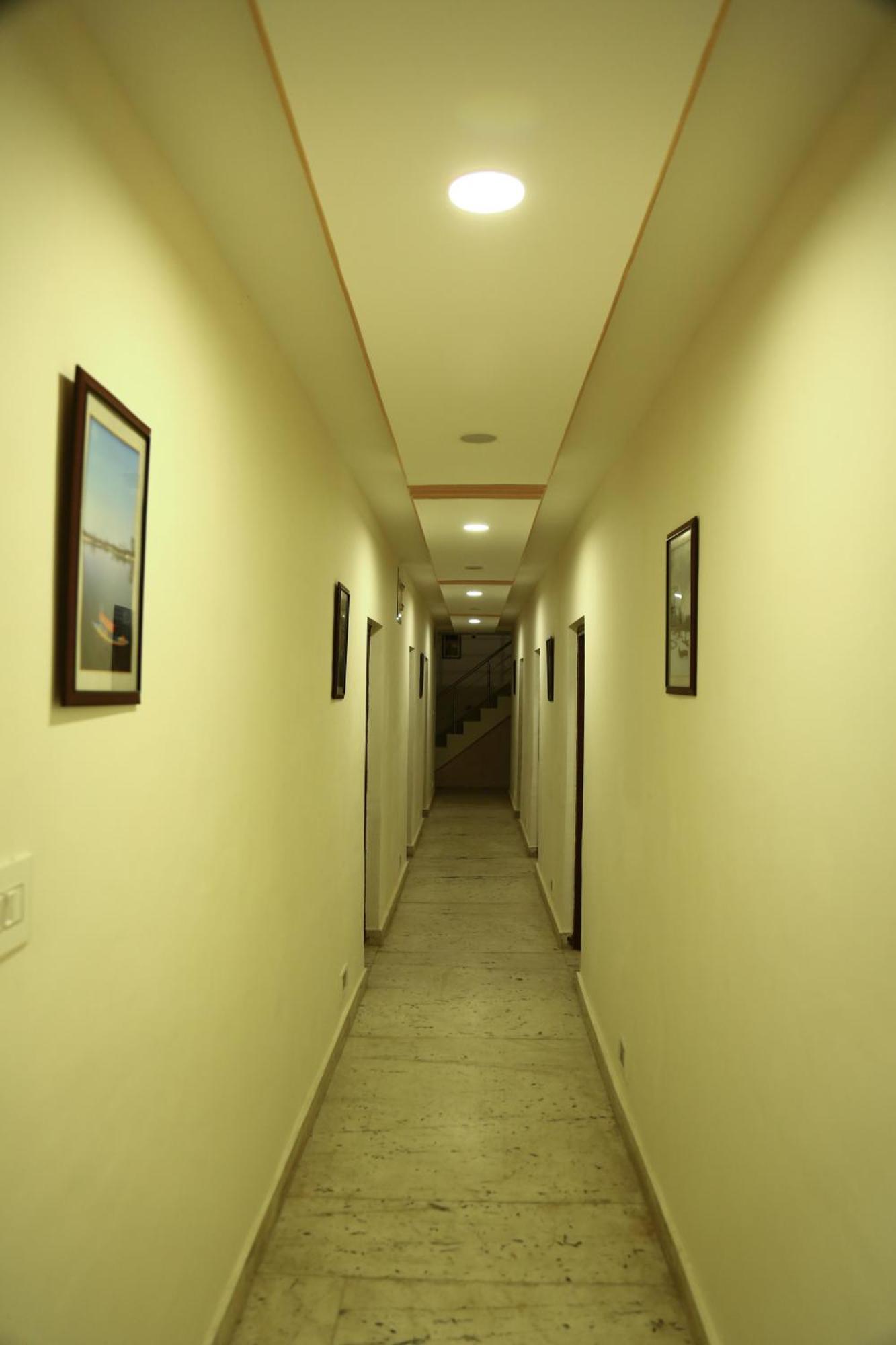 Aashiyana By Elegant 2* Srinagar (Jammu and Kashmir)