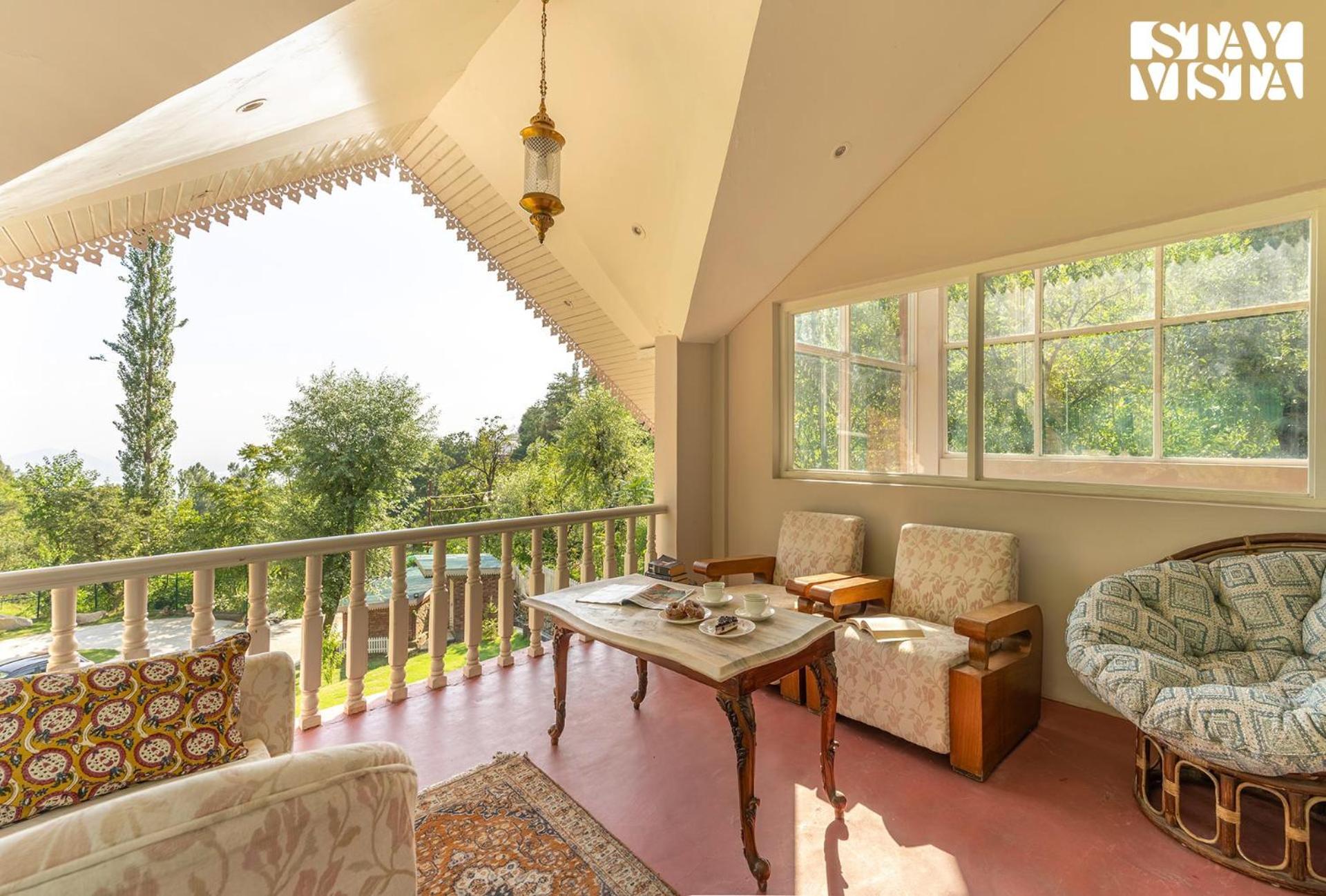Stayvista At Aaram Gah With Lawn, Bonfire, Bbq