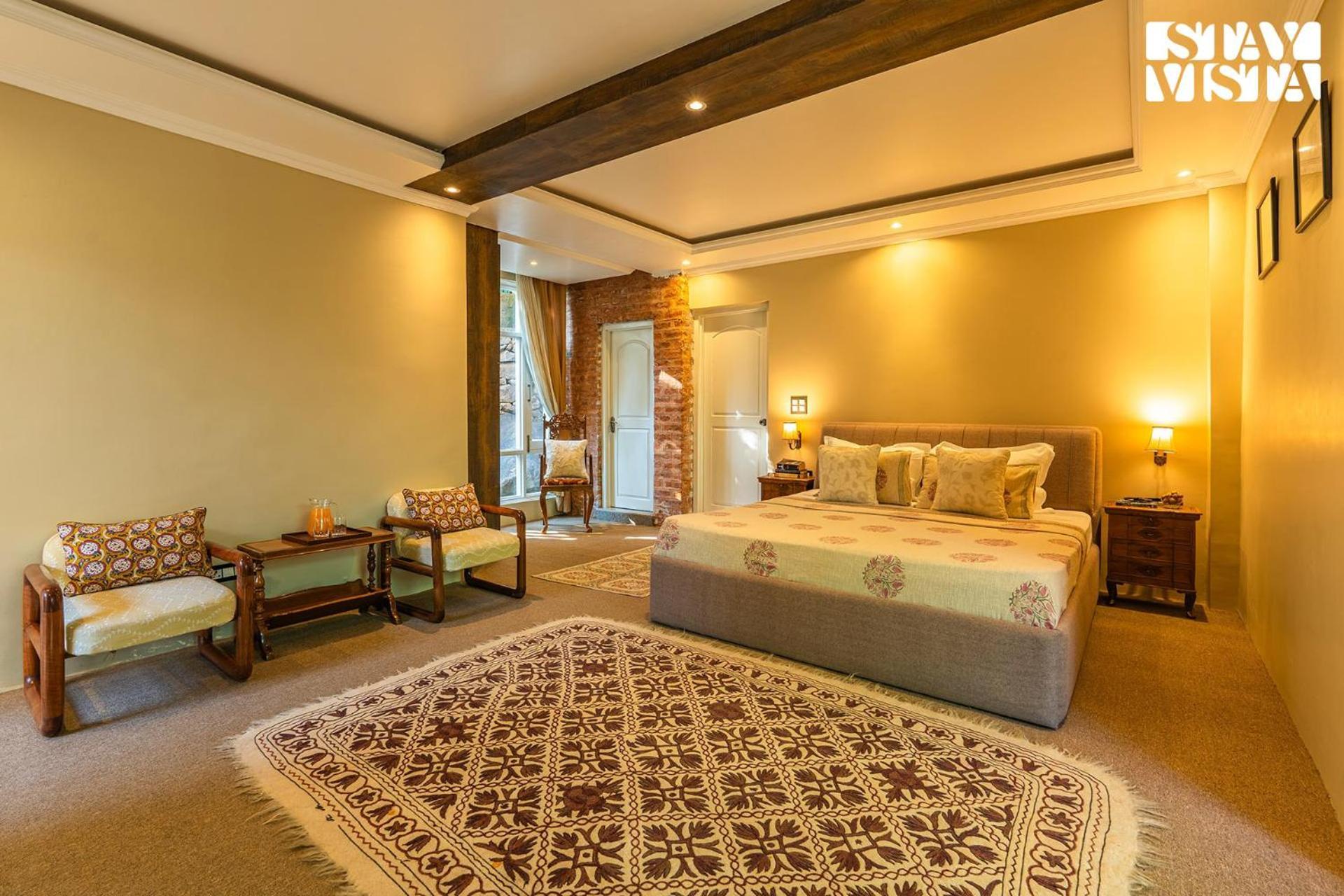 Villa Stayvista At Aaram Gah With Lawn, Bonfire, Bbq