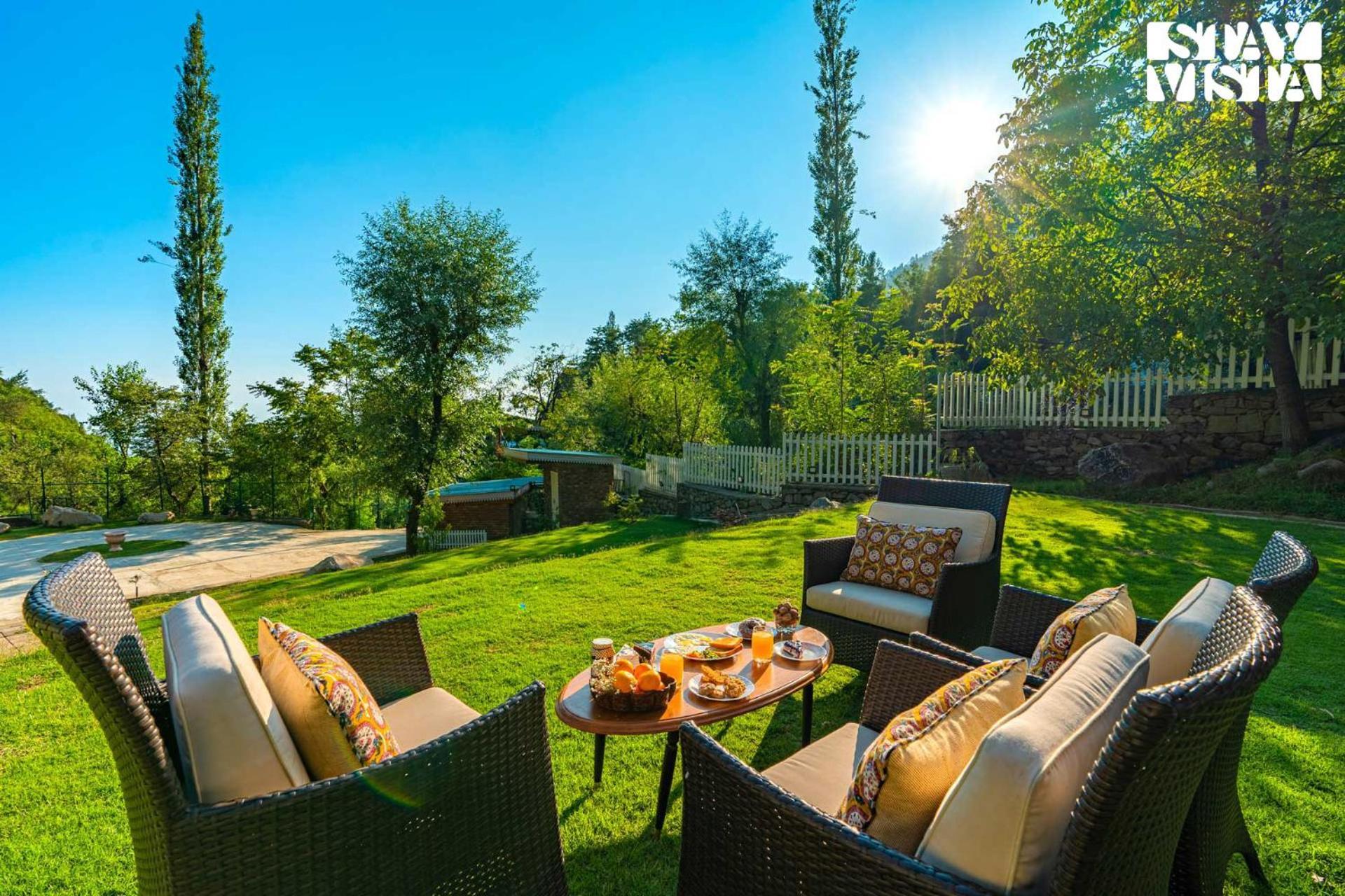 Villa Stayvista At Aaram Gah With Lawn, Bonfire, Bbq Srinagar (Jammu and Kashmir)