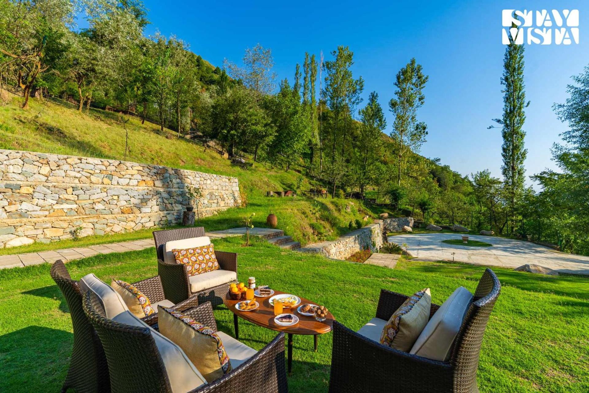 Stayvista At Aaram Gah With Lawn, Bonfire, Bbq Villa