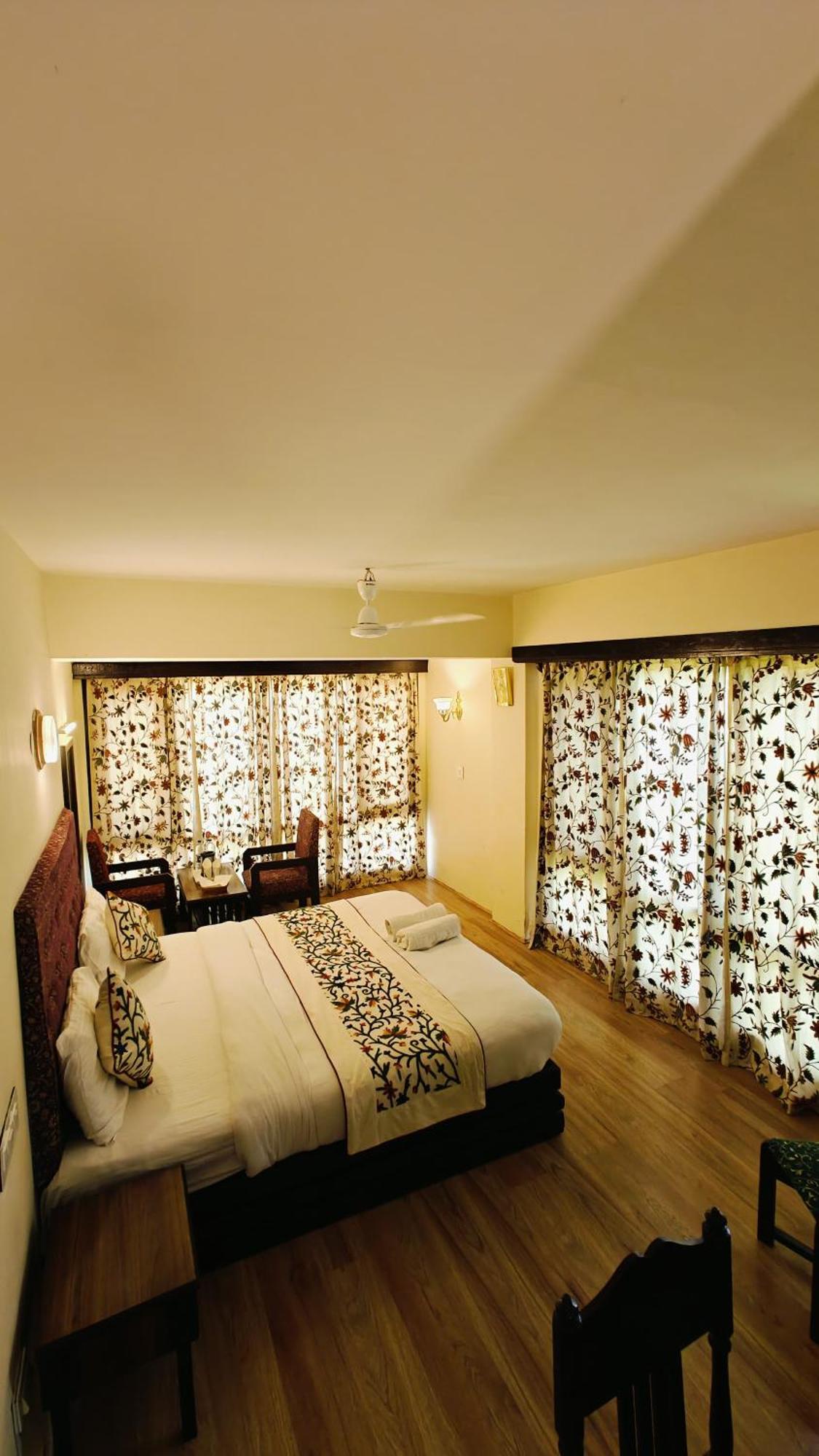 Kabir Hotel 2*