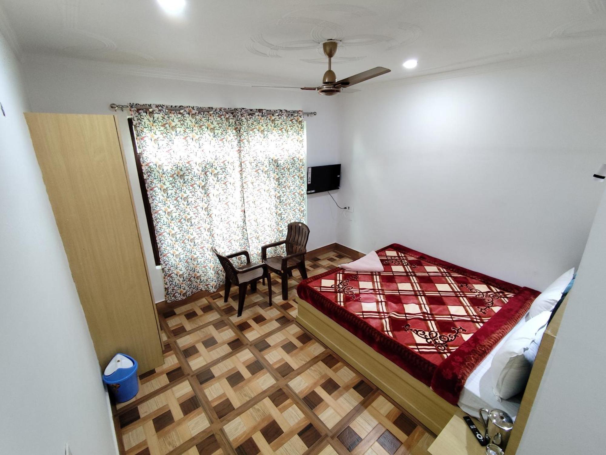 The Heaven Tree Hotel Srinagar (Jammu and Kashmir)