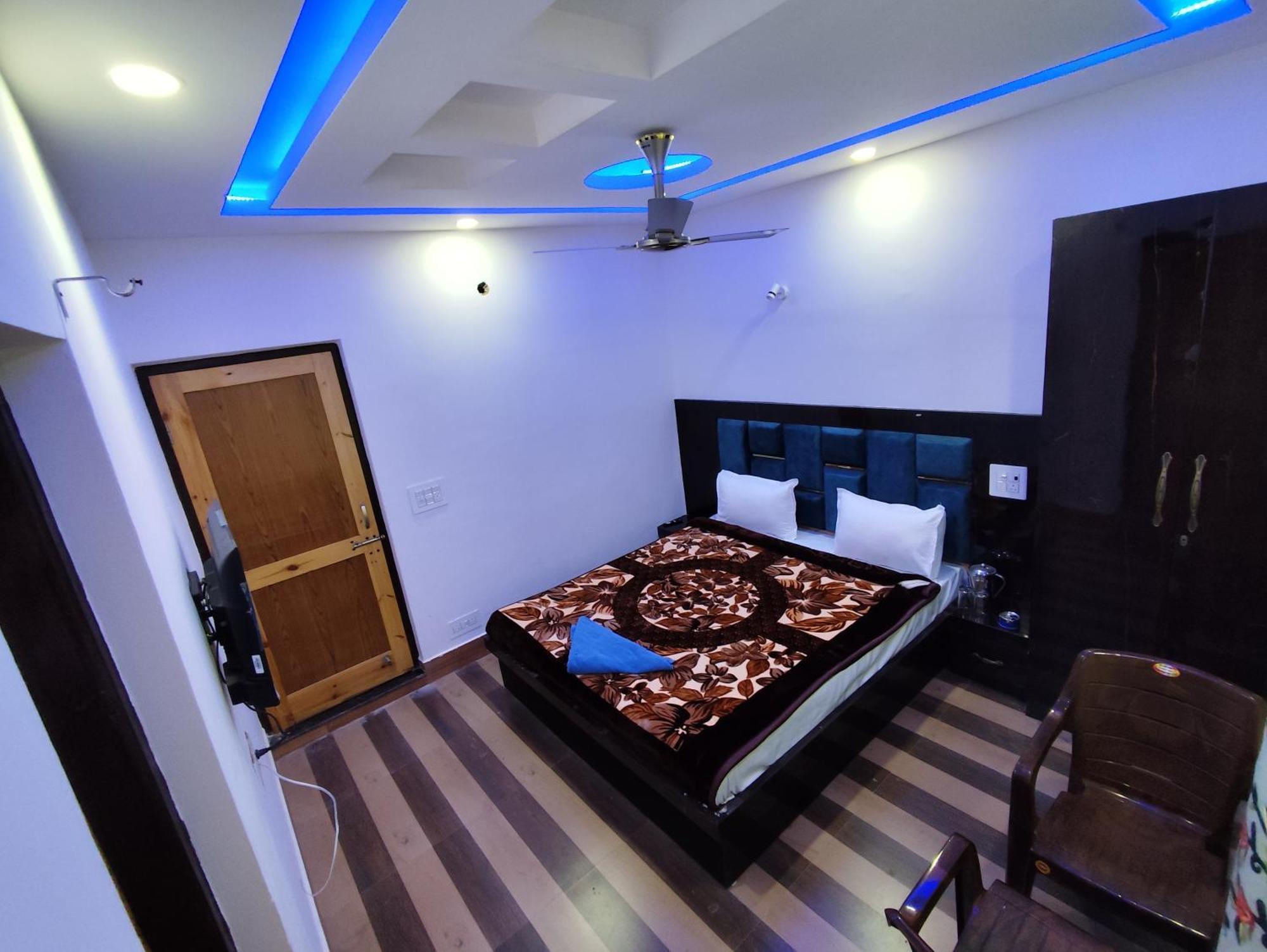 Hotel The Heaven Tree 3*