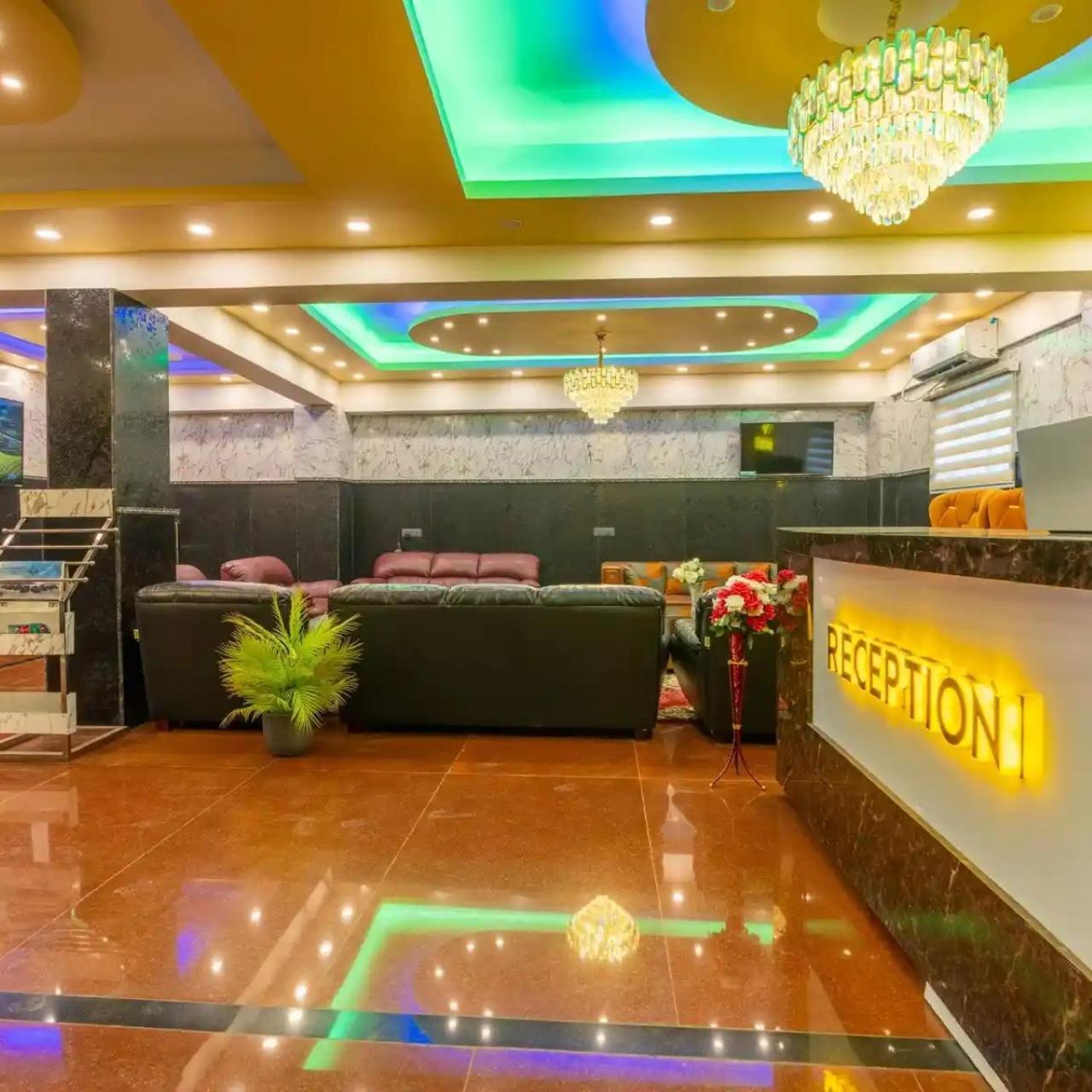 Leomir & Restaurant Srinagar (Jammu and Kashmir)