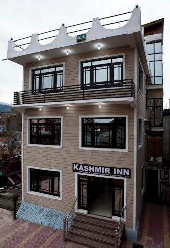 Kashmir Hotel 2*