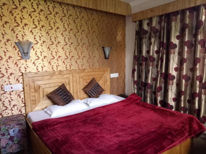 Hotel Kashmir 2*