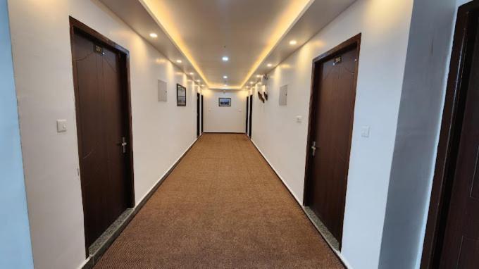 Azizia Hotel *