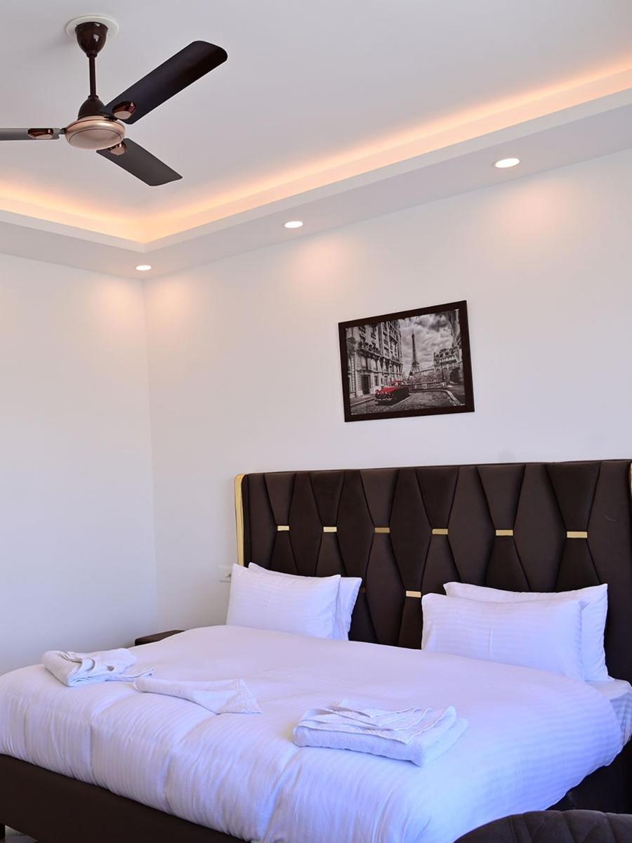 Azizia Hotel Srinagar (Jammu and Kashmir)