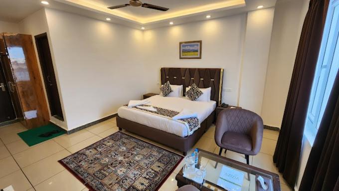 Azizia Hotel *