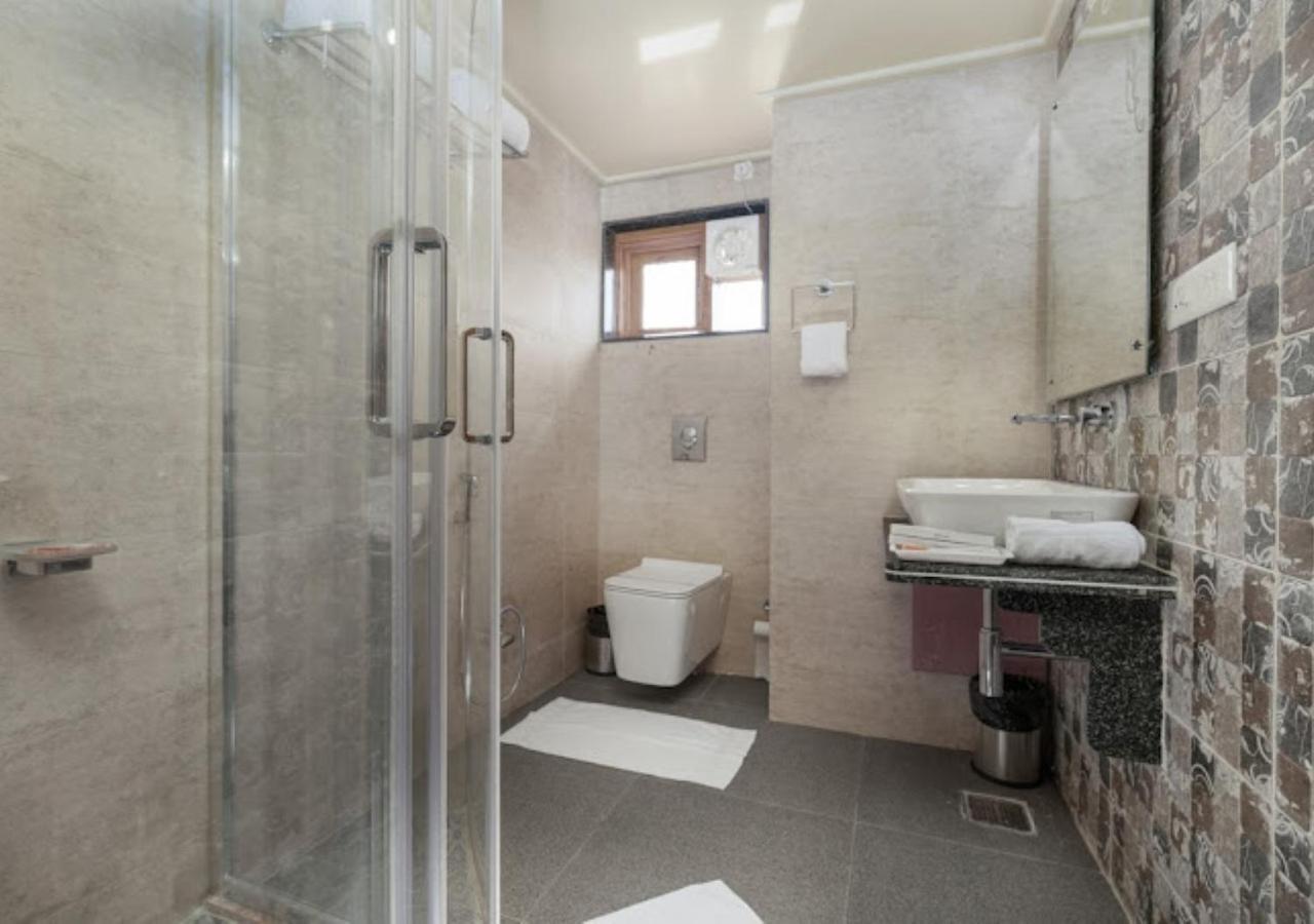 Grand Mir International, Hotel 5*