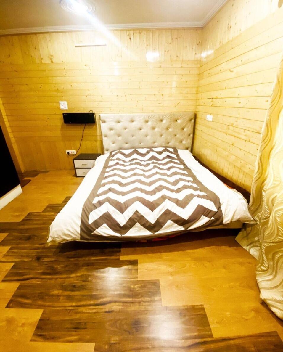 O Adobe Guest house