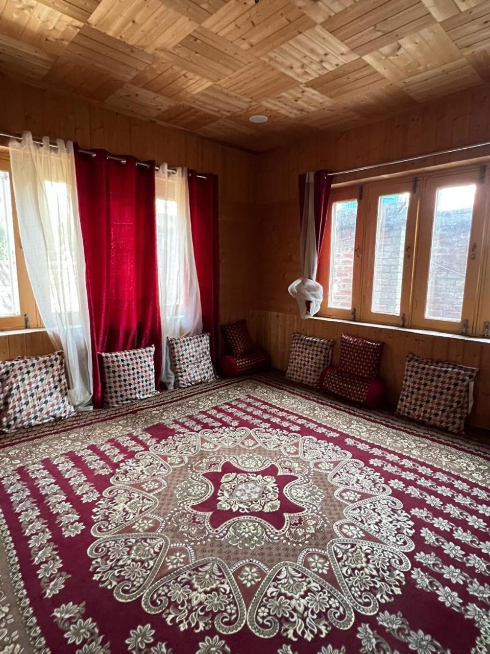 Bluebird Retreat Srinagar (Jammu and Kashmir)
