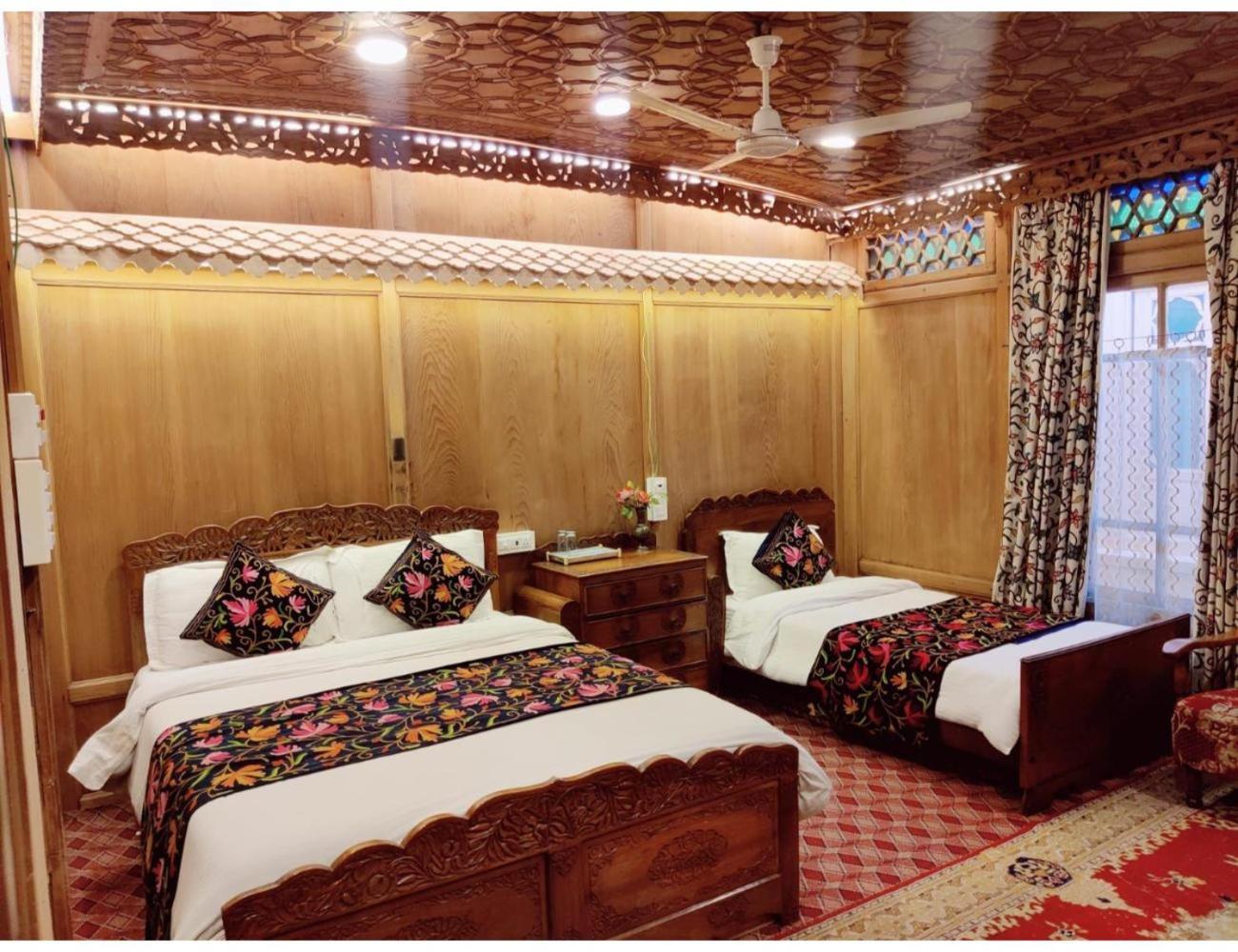 Homestay Royal Dandoo Palace, Srinagar (Jammu and Kashmir)