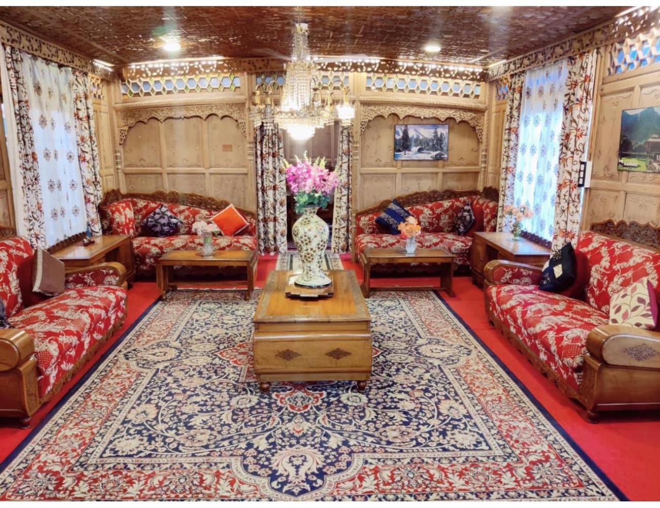 Homestay Royal Dandoo Palace,