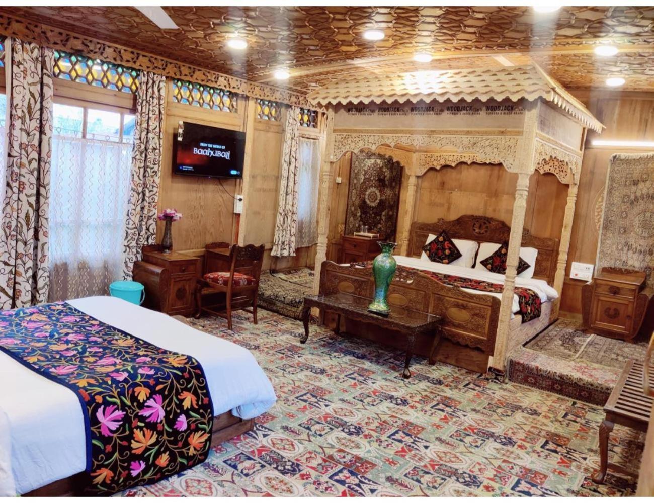 Homestay Royal Dandoo Palace, Srinagar (Jammu and Kashmir)
