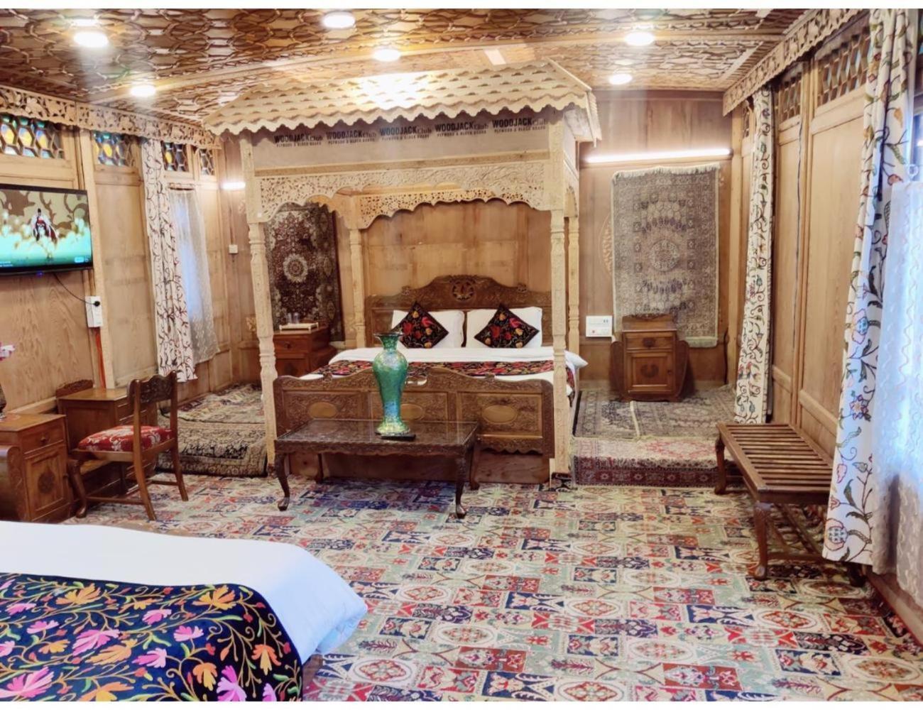 Homestay Royal Dandoo Palace,