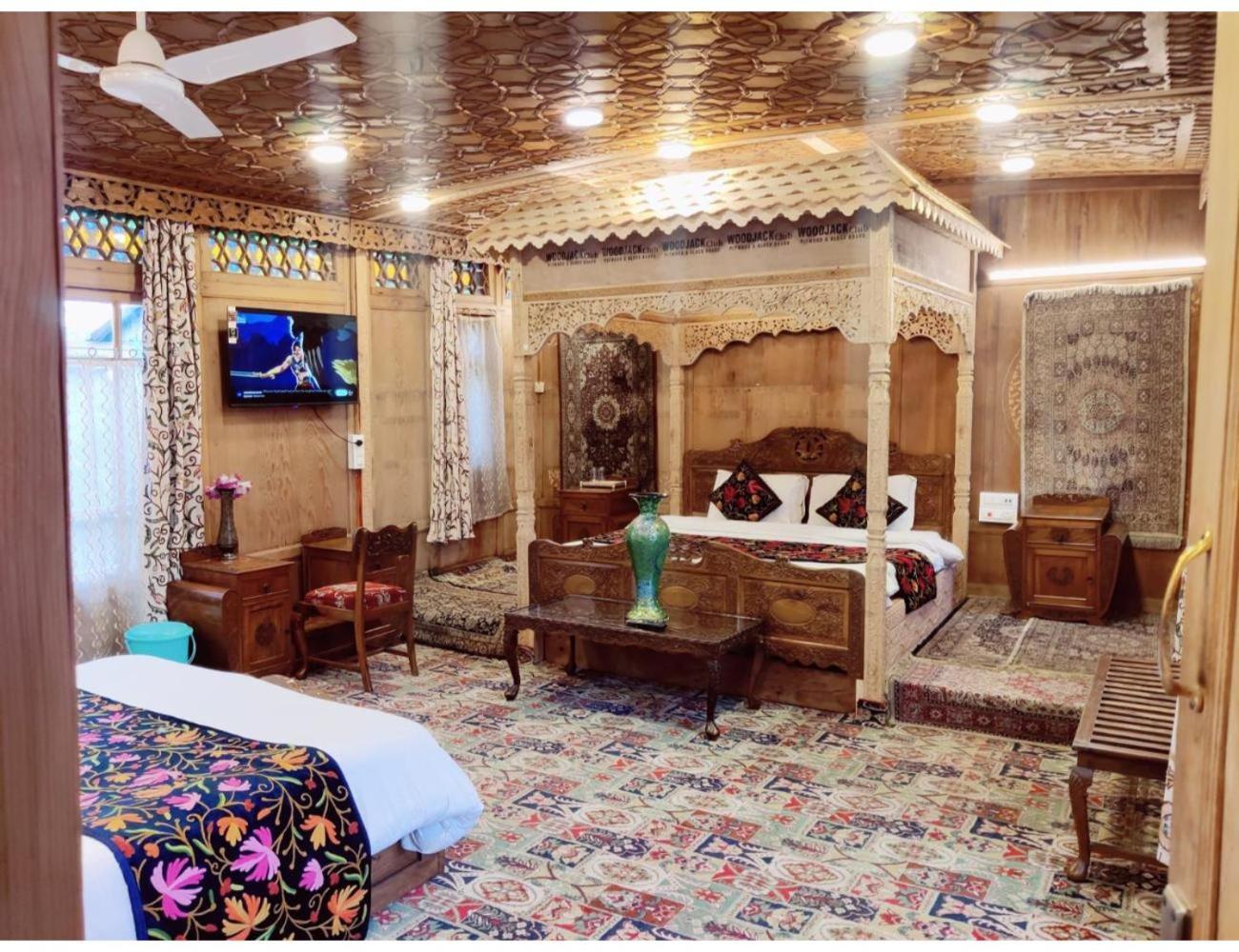 Homestay Royal Dandoo Palace,
