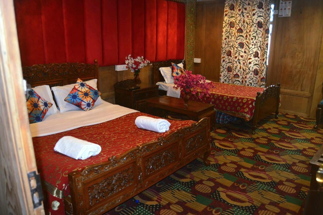 Heritage Amina Group Of Houseboats Hotel