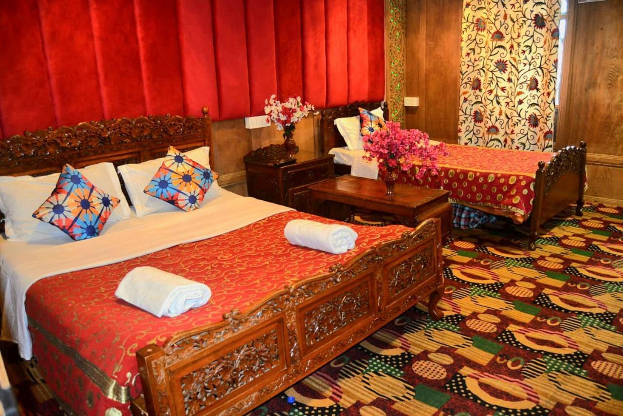 Hotel Heritage Amina Group Of Houseboats Srinagar (Jammu and Kashmir)