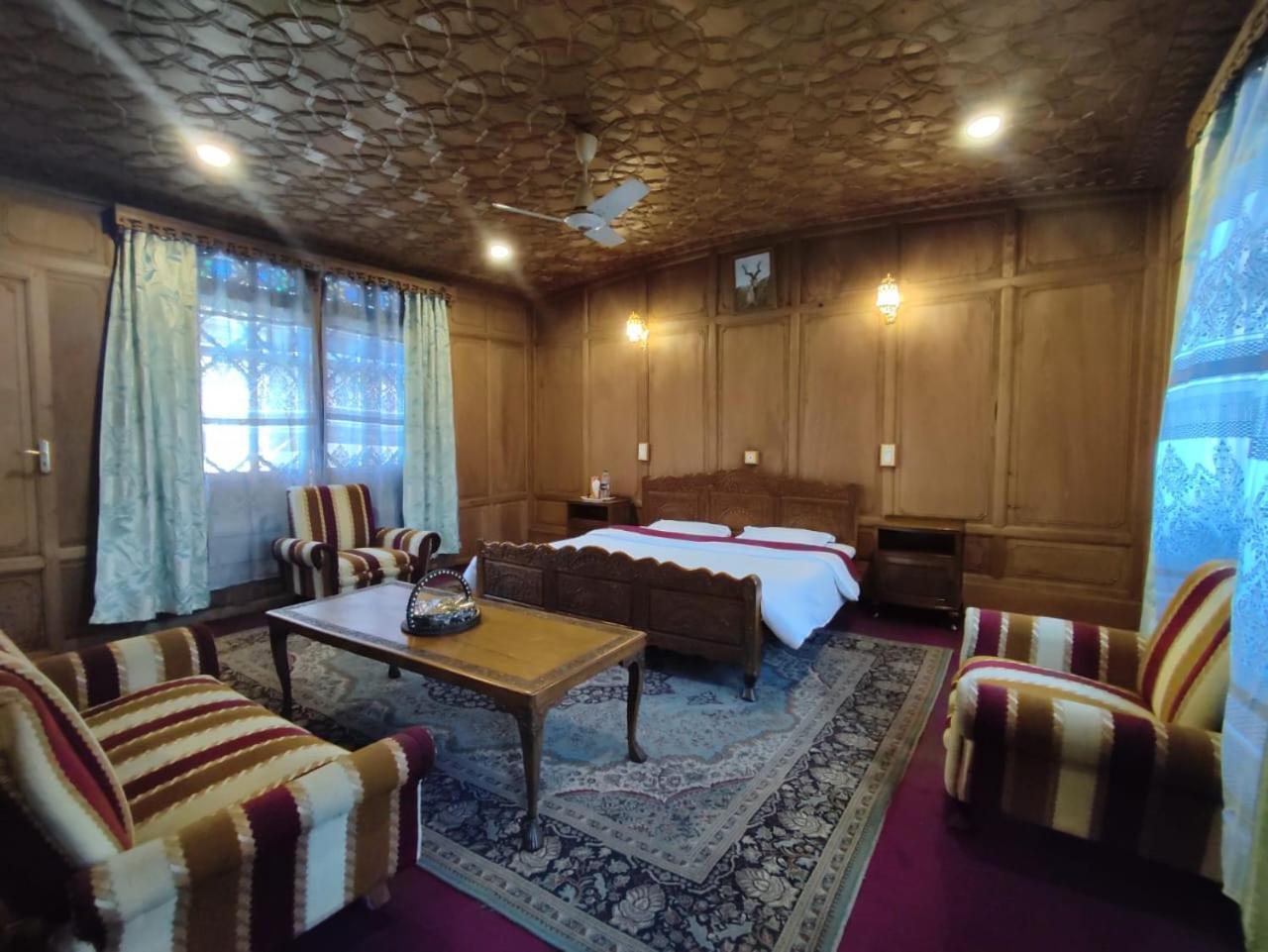 Heritage Amina Group Of Houseboats Hotel Srinagar (Jammu and Kashmir)