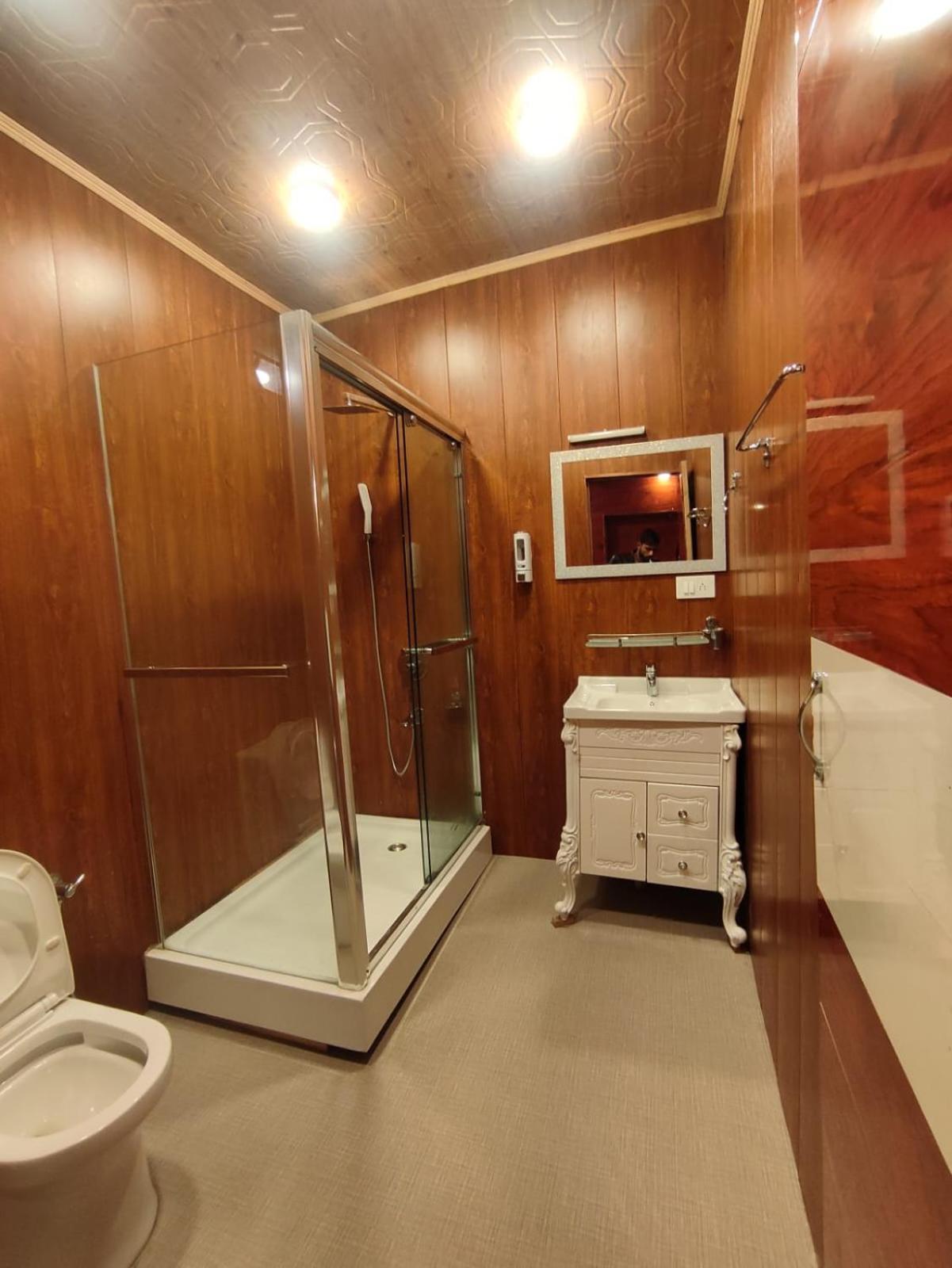 Hotel Heritage Amina Group Of Houseboats
