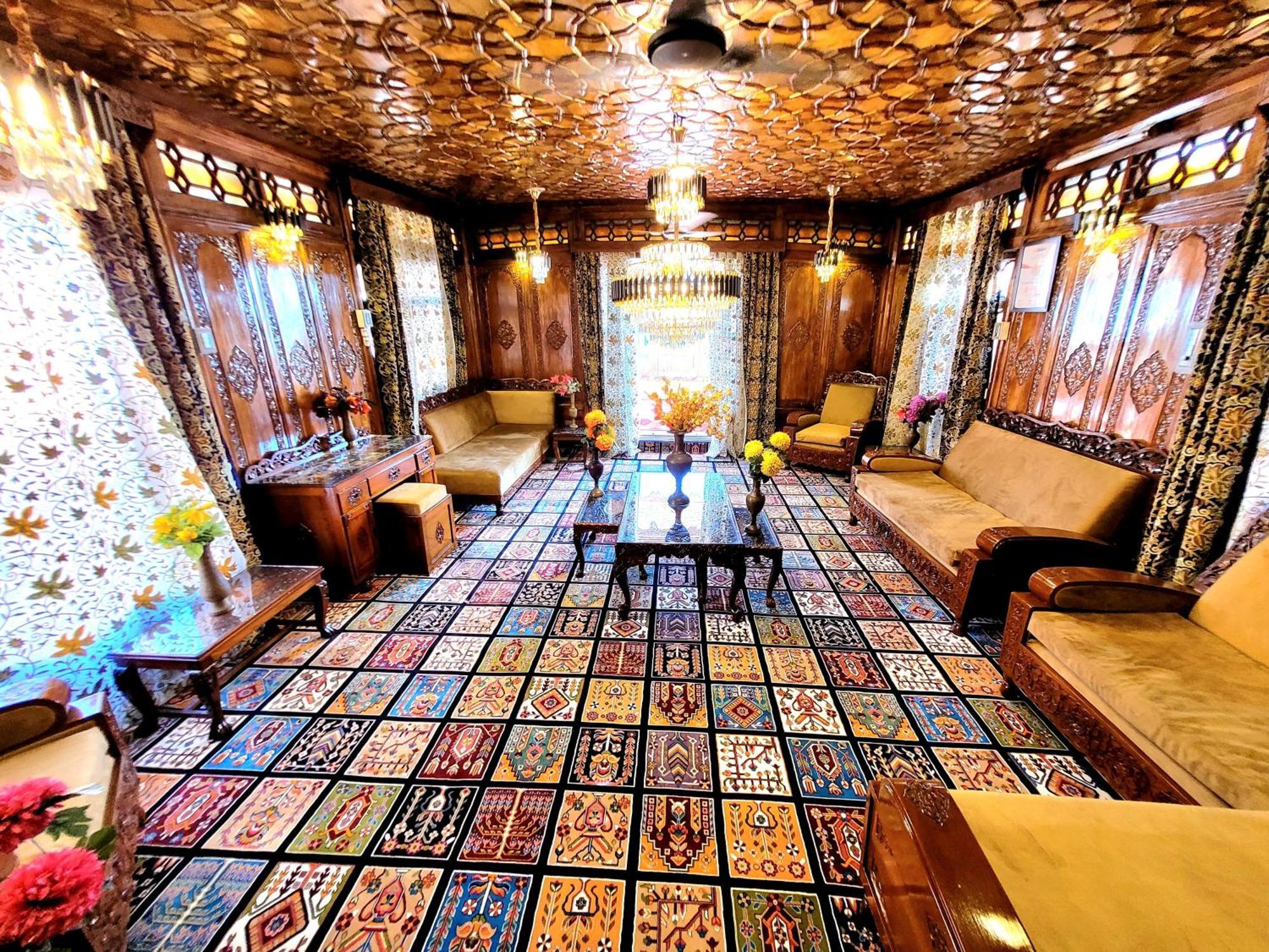 Botel Aziz Group Of Houseboats 4*