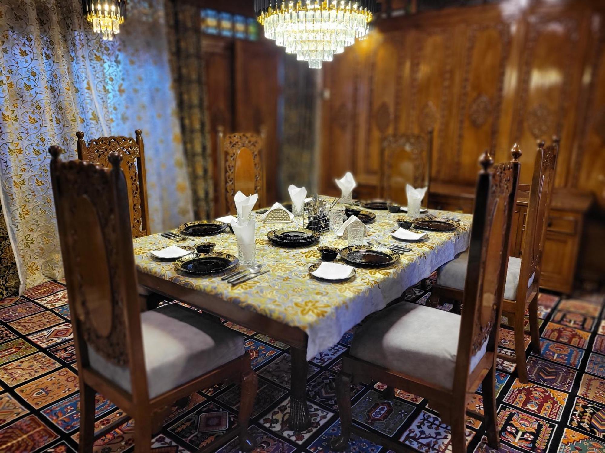 Botel Aziz Group Of Houseboats Srinagar (Jammu and Kashmir)