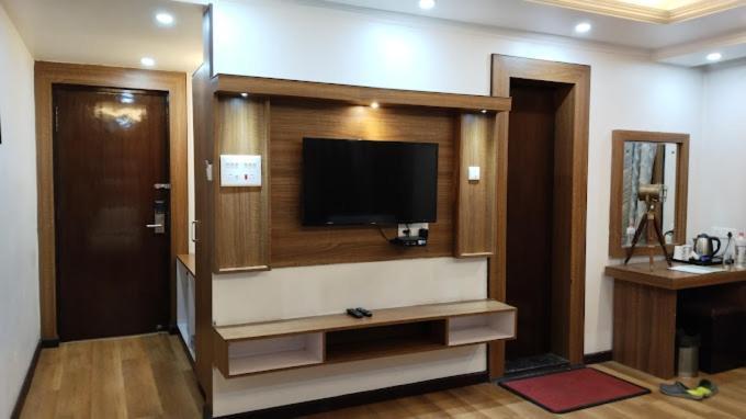 Hotel The Crystal 5*